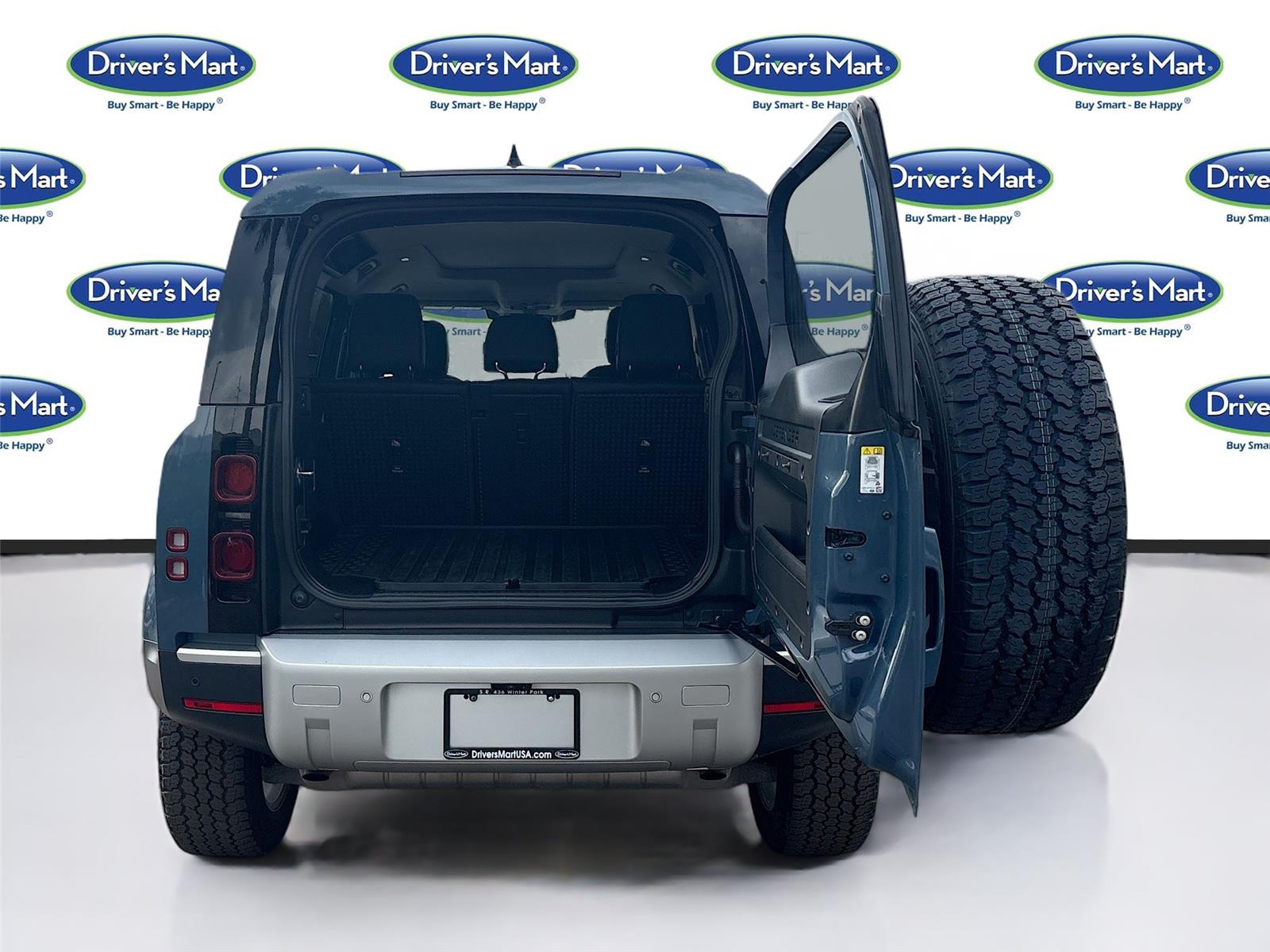 2022 Land Rover Defender SE