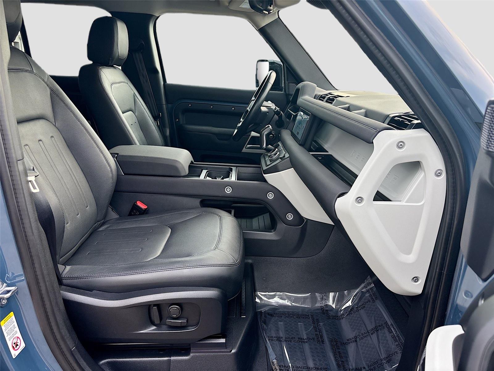 2022 Land Rover Defender SE