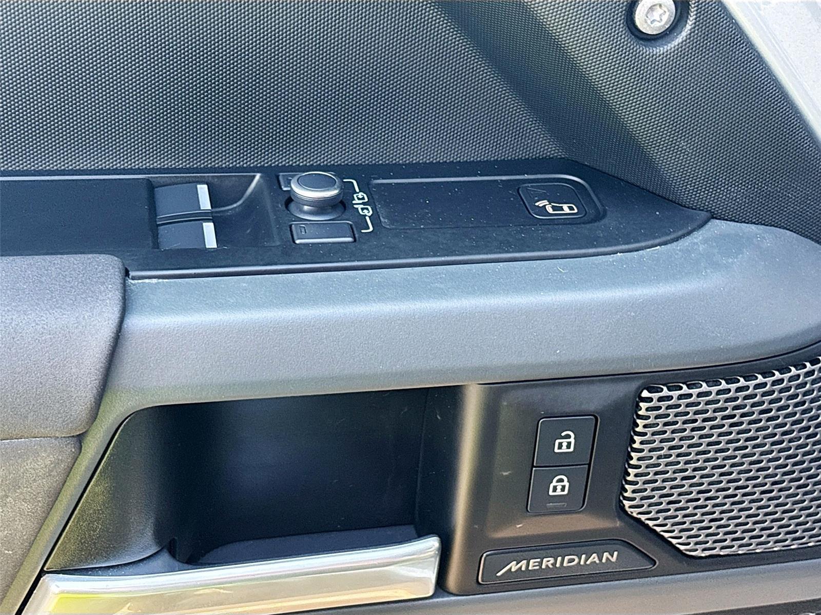 2022 Land Rover Defender X-Dynamic S