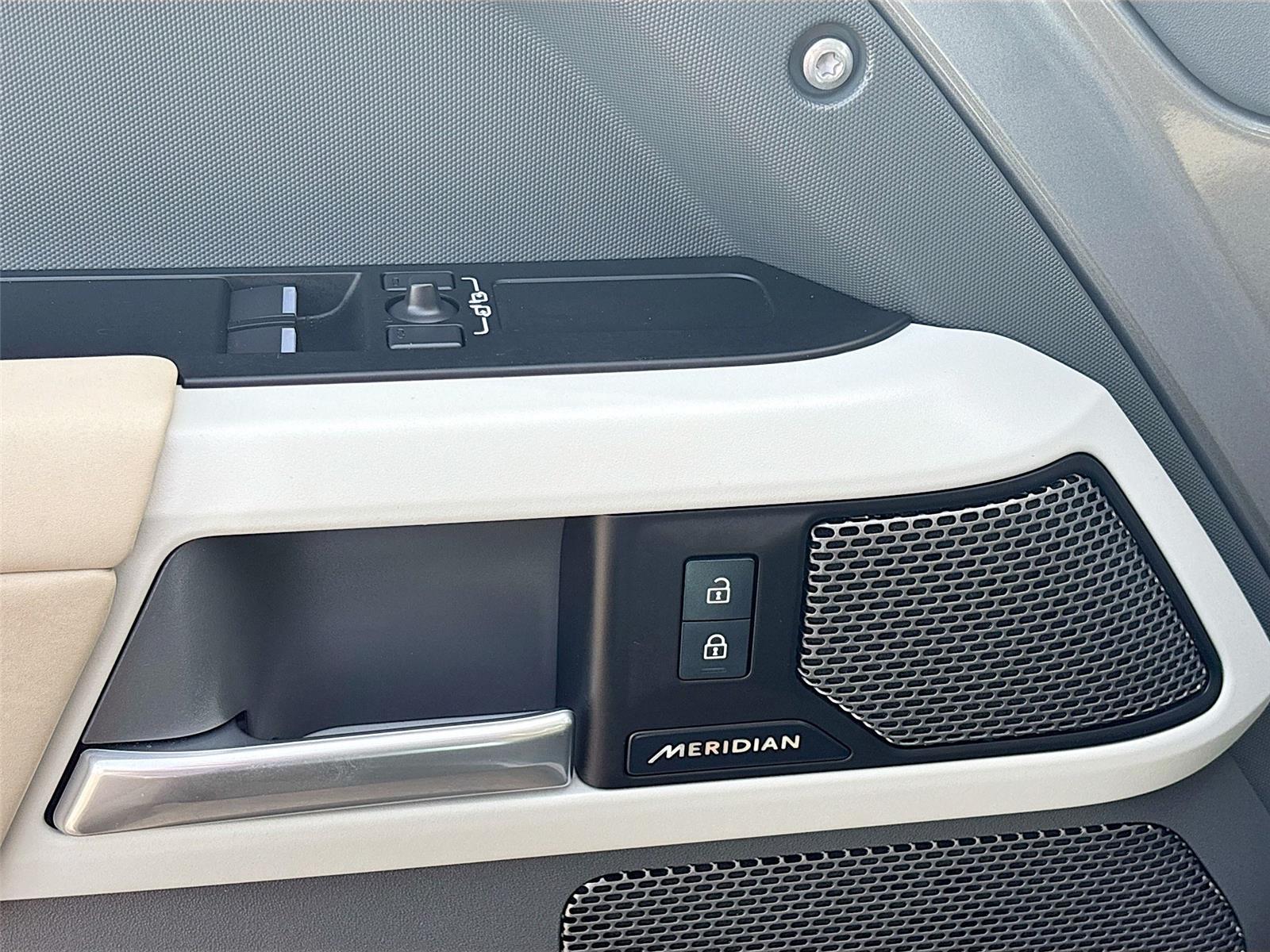 2024 Land Rover Defender S
