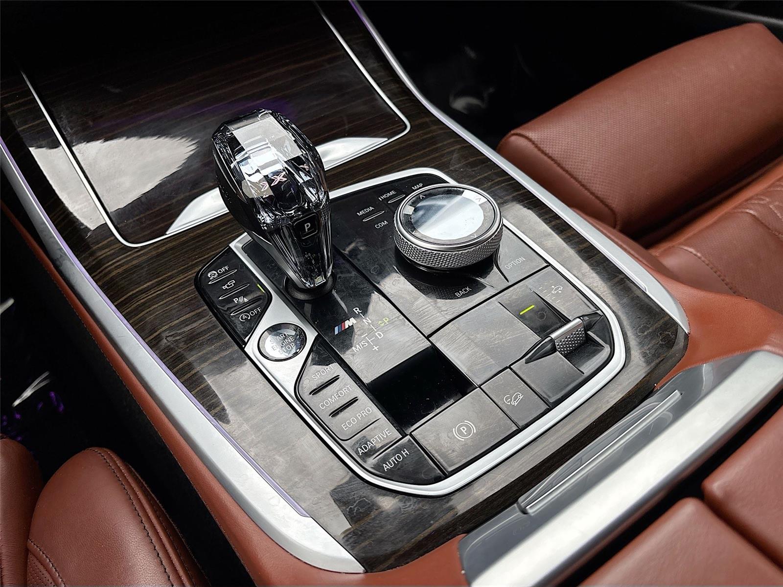 2021 BMW X7 M50i