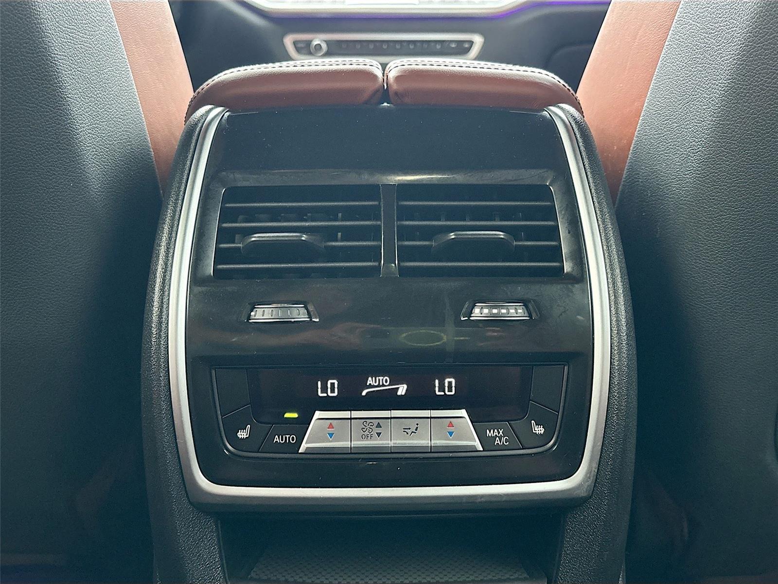 2021 BMW X7 M50i