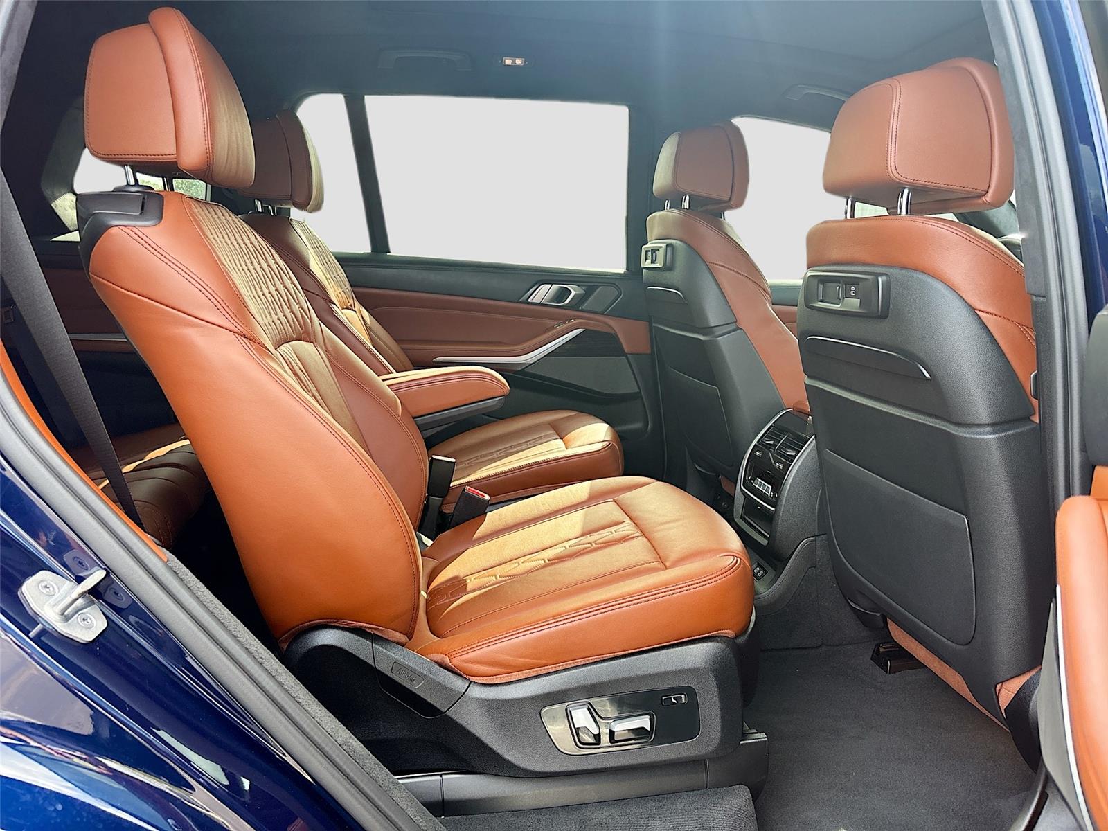 2021 BMW X7 M50i