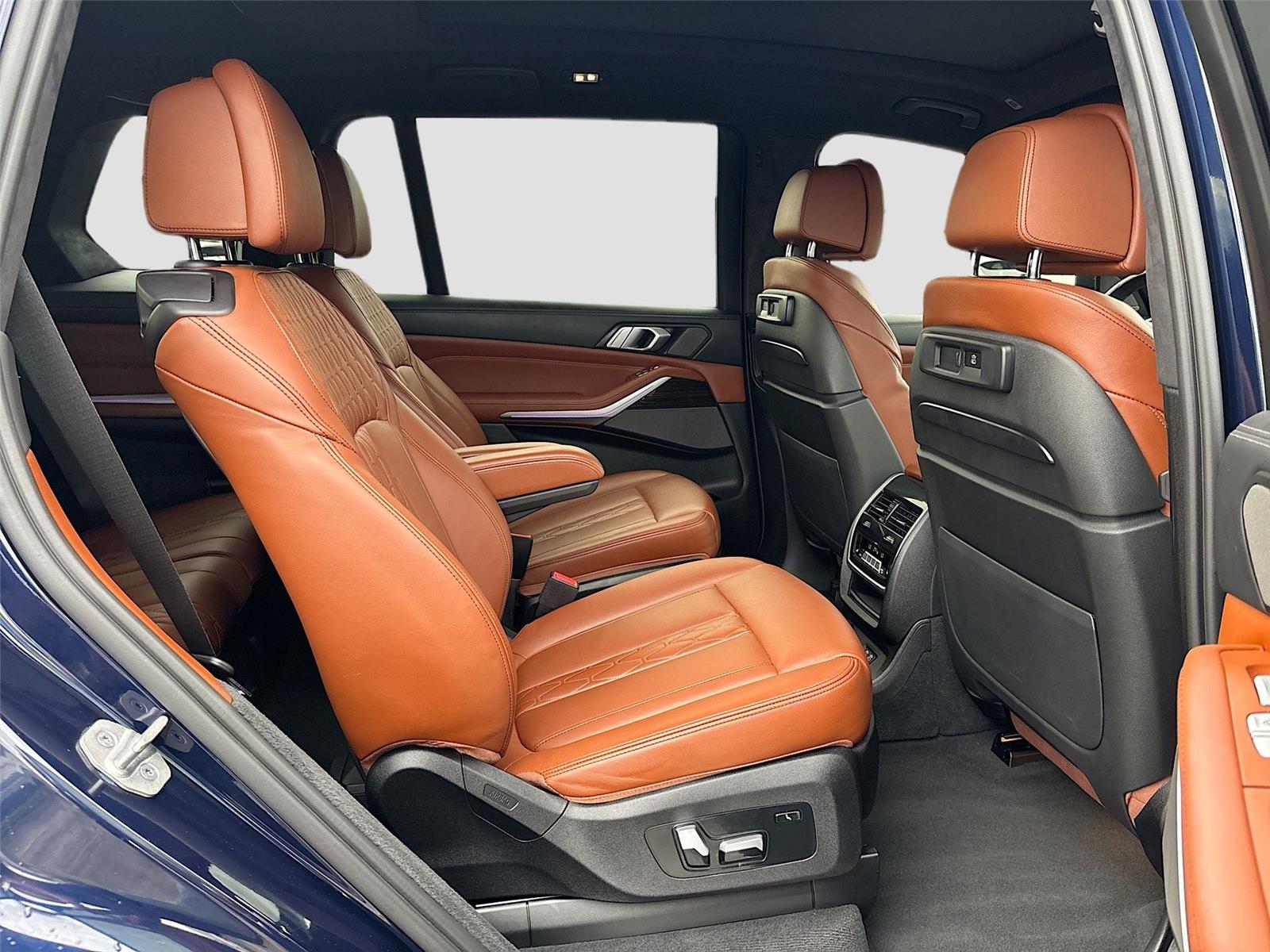 2021 BMW X7 M50i