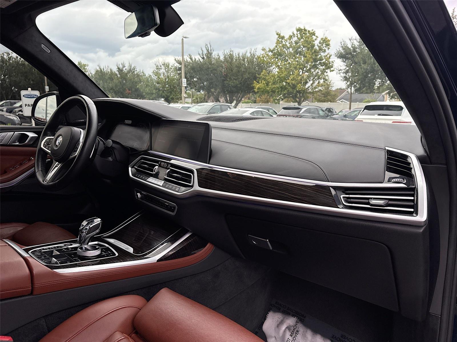 2021 BMW X7 M50i