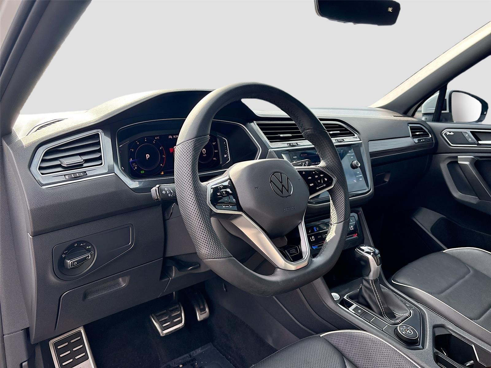 2022 Volkswagen Tiguan SEL R-Line