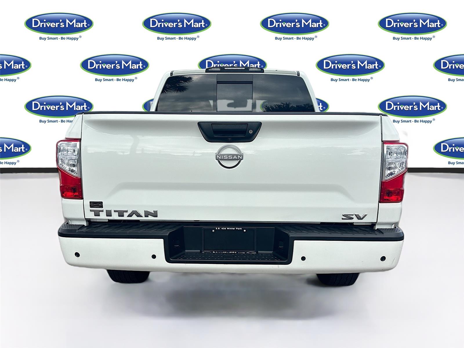 2023 Nissan Titan SV