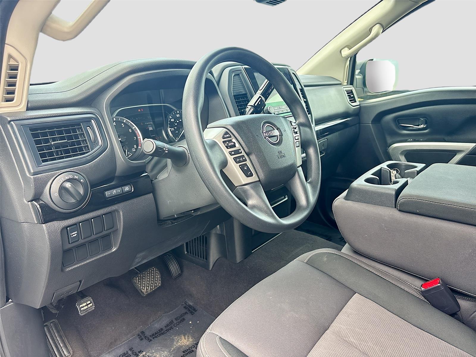 2023 Nissan Titan SV