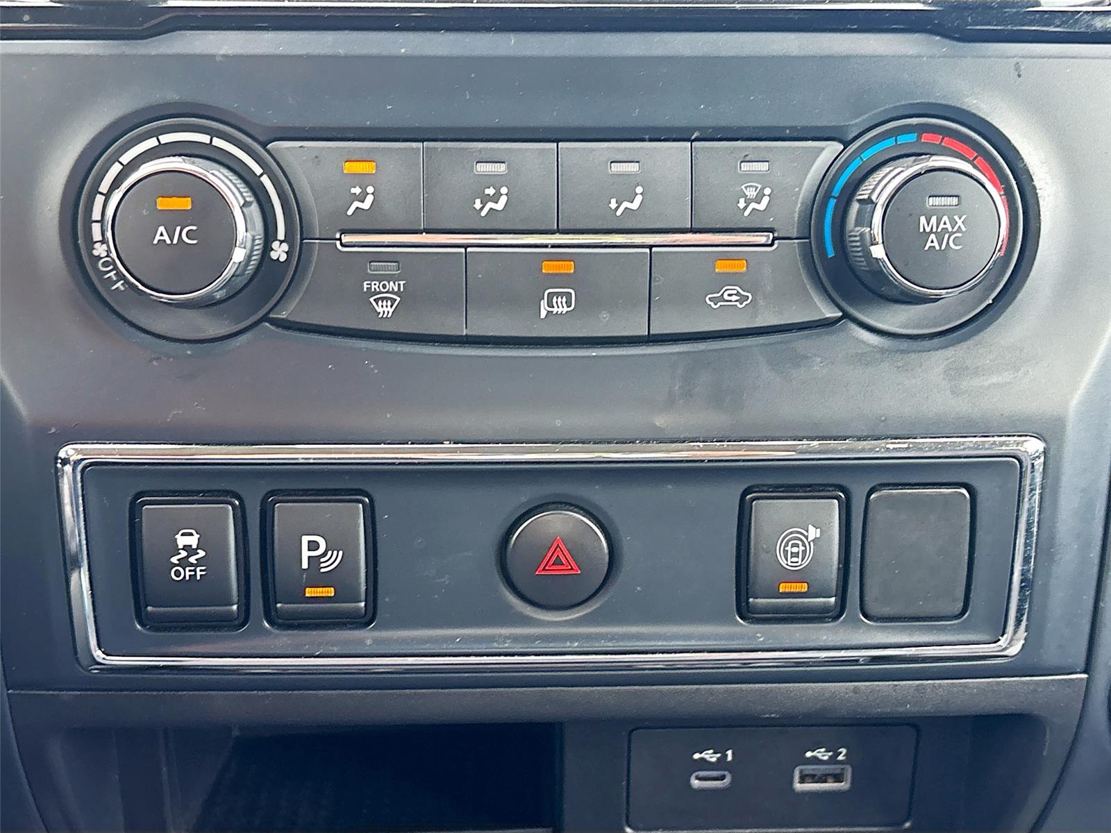 2023 Nissan Titan SV