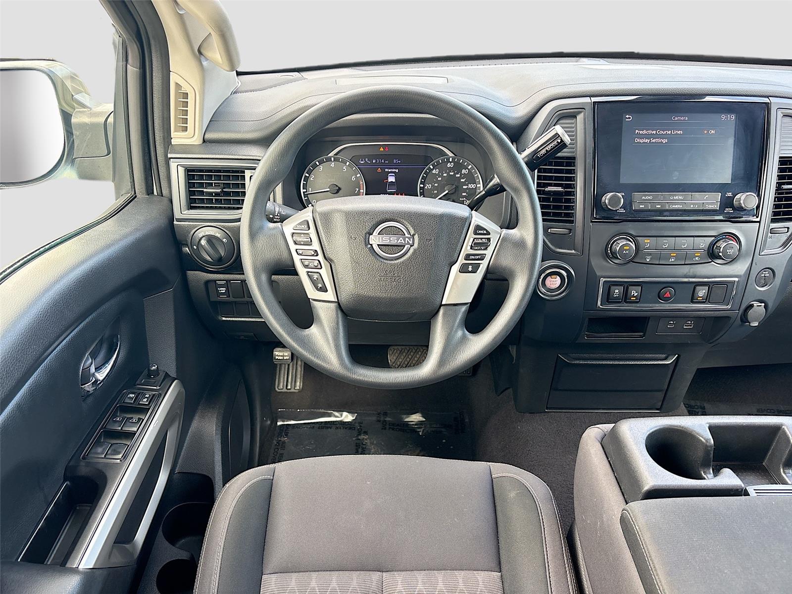2023 Nissan Titan SV