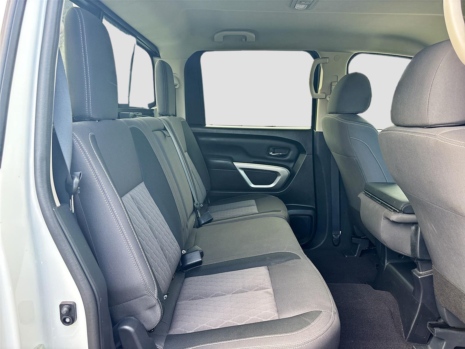 2023 Nissan Titan SV