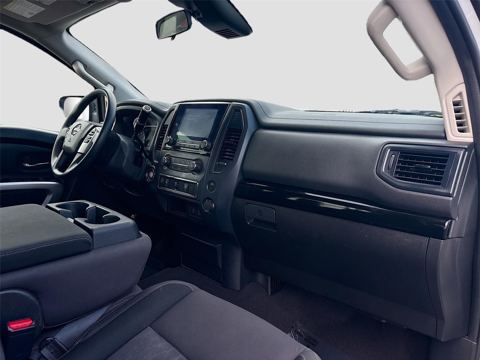 2023 Nissan Titan SV