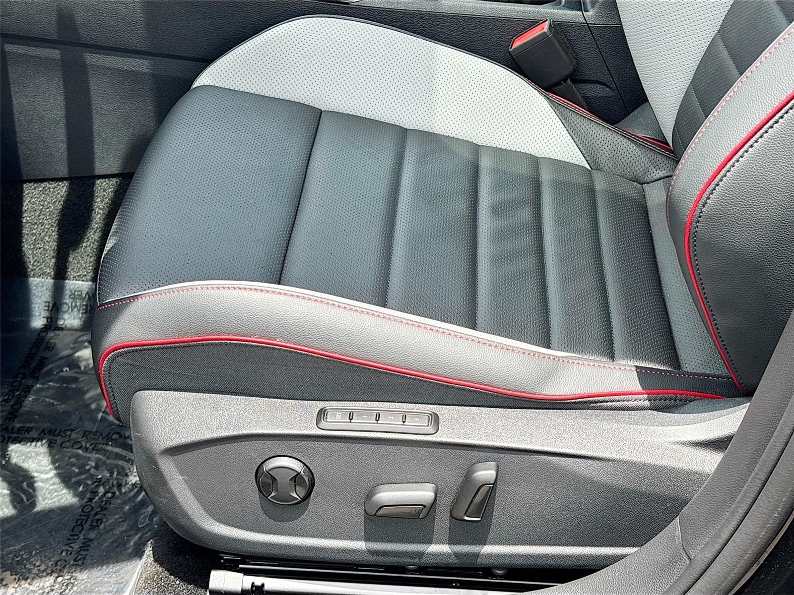 2024 Volkswagen Golf GTI Autobahn