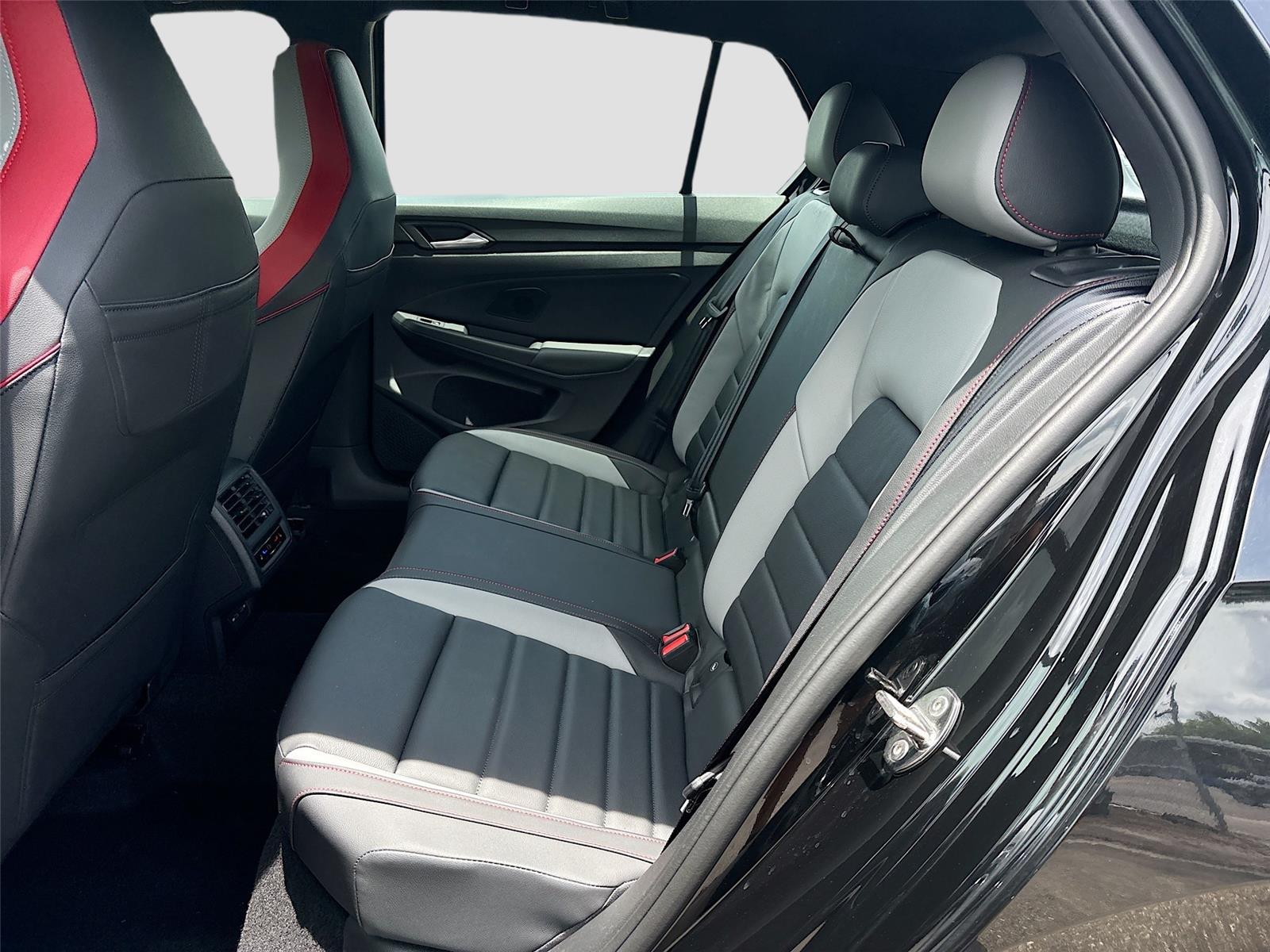 2024 Volkswagen Golf GTI Autobahn