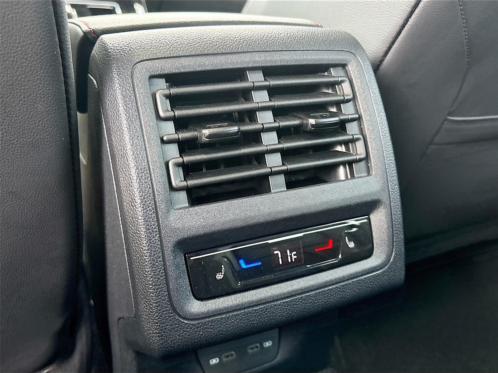 2024 Volkswagen Golf GTI Autobahn