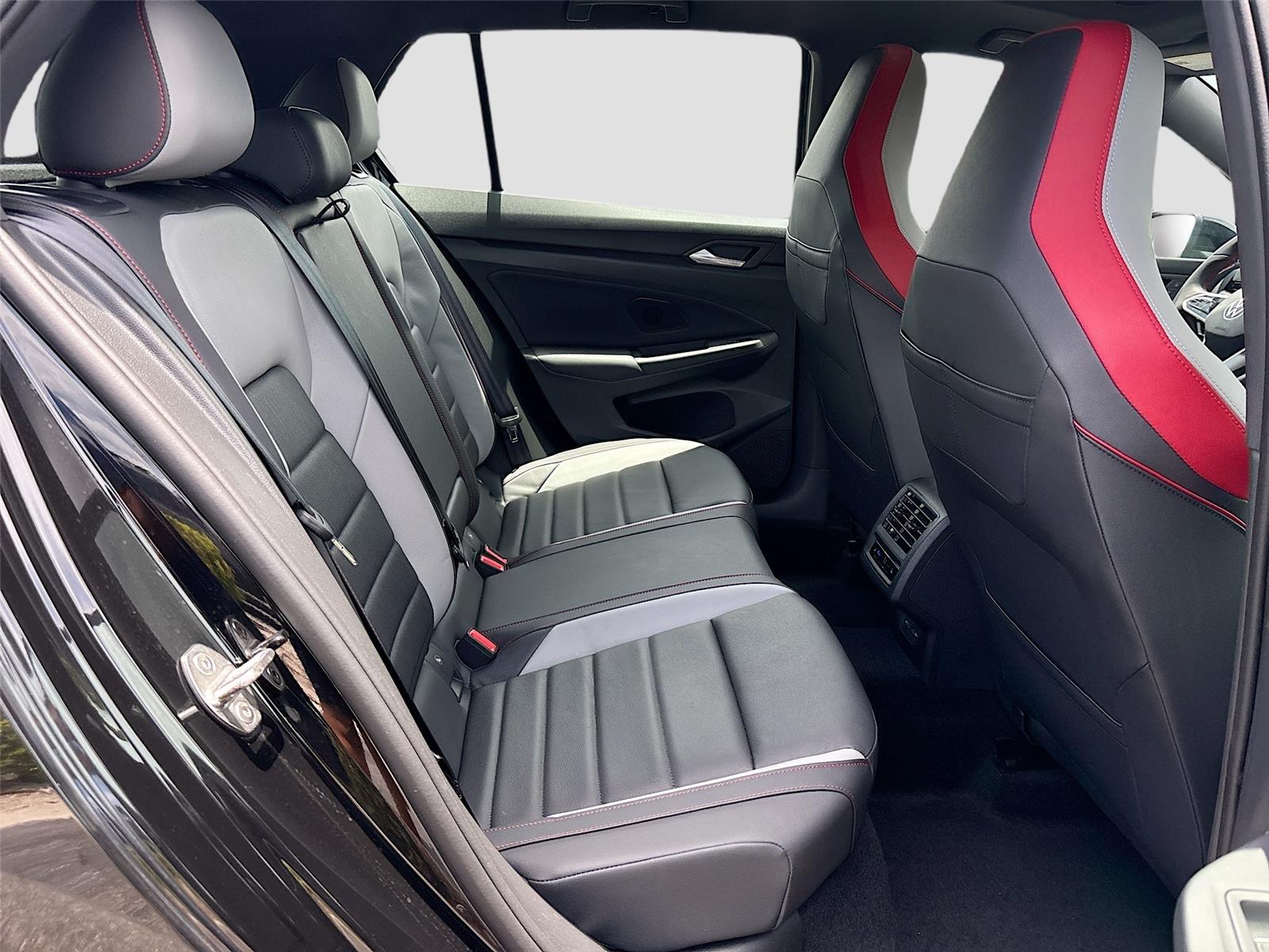 2024 Volkswagen Golf GTI Autobahn