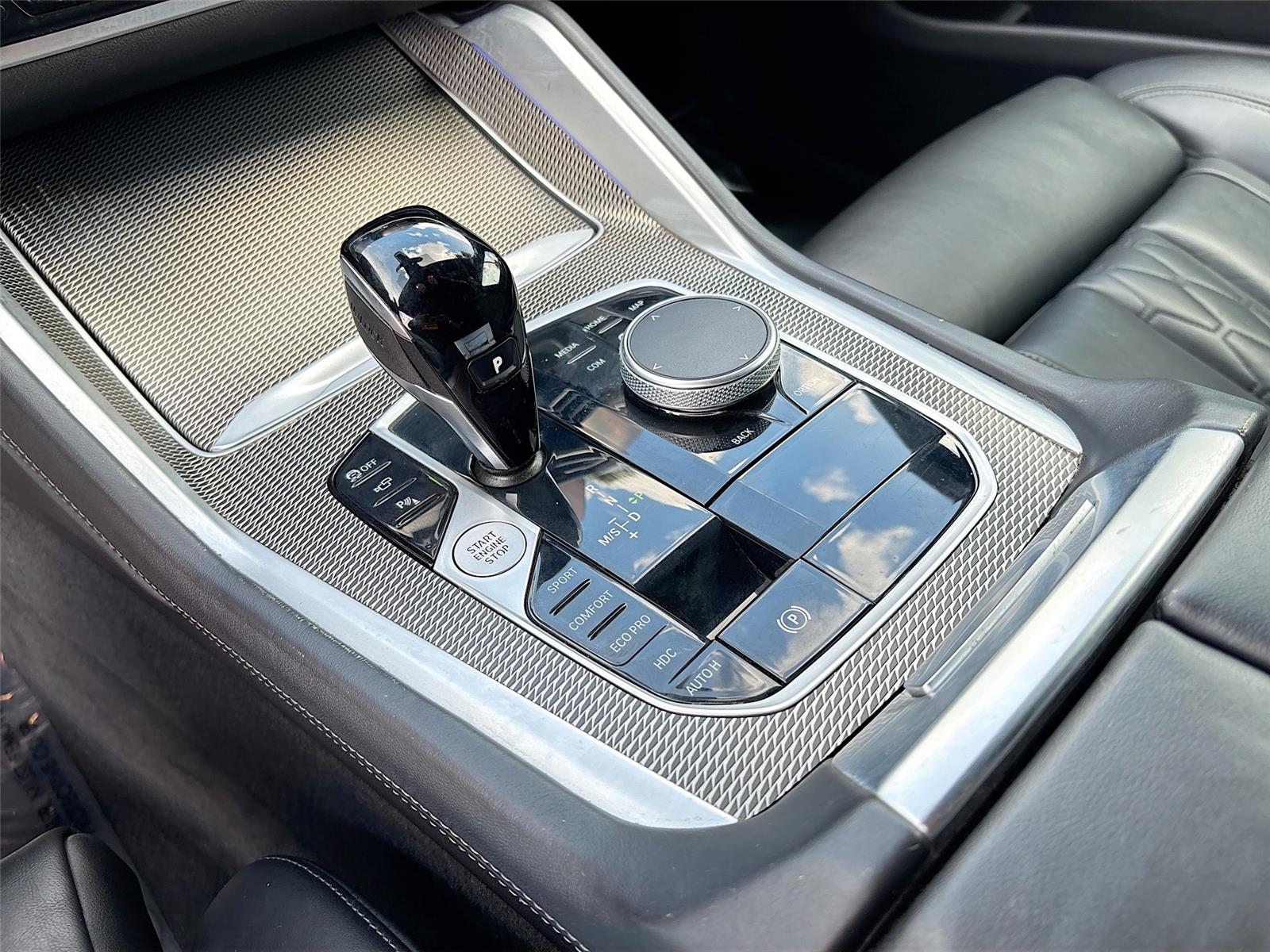 2023 BMW X6 xDrive40i