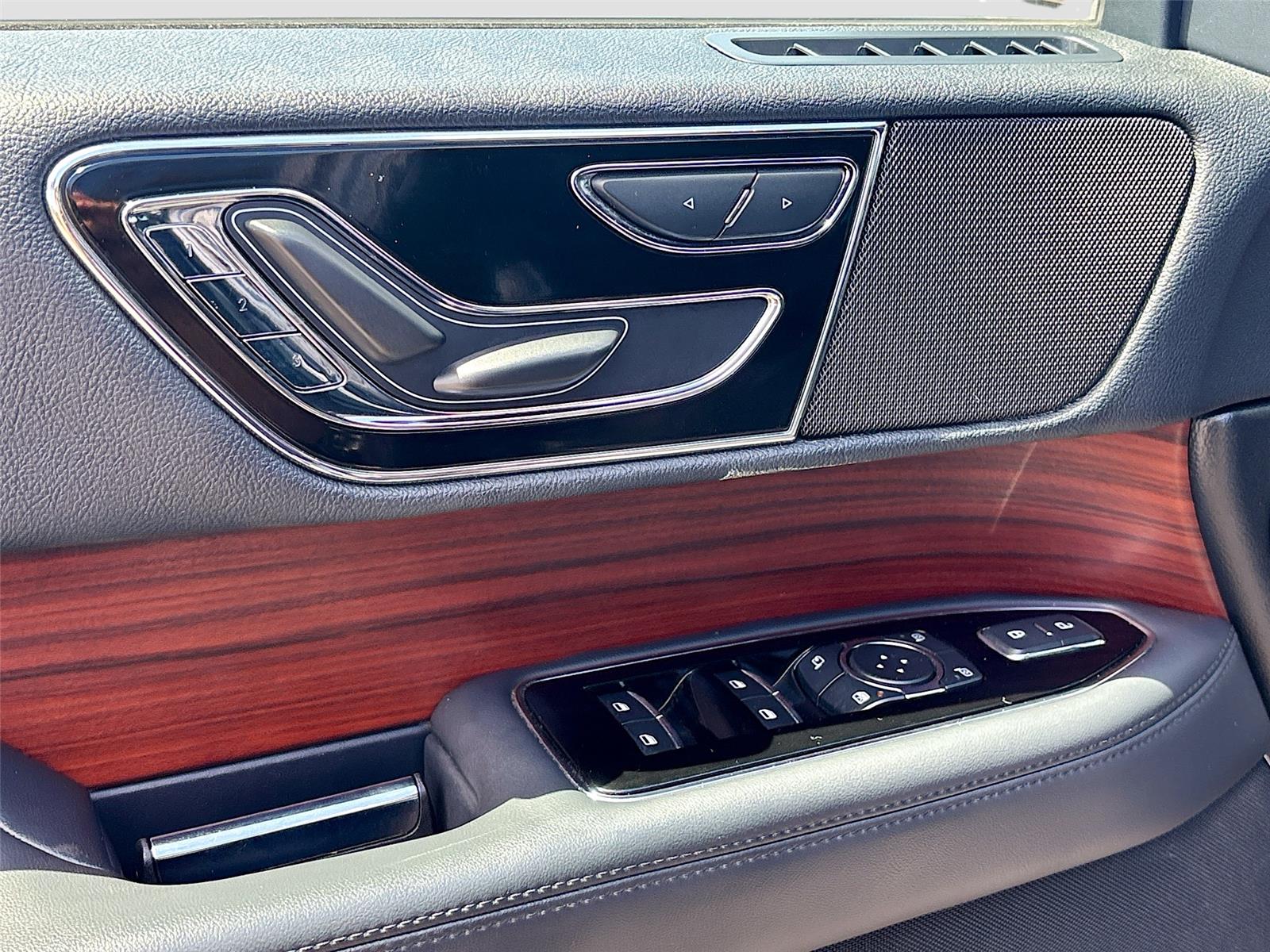 2023 Lincoln Navigator Standard
