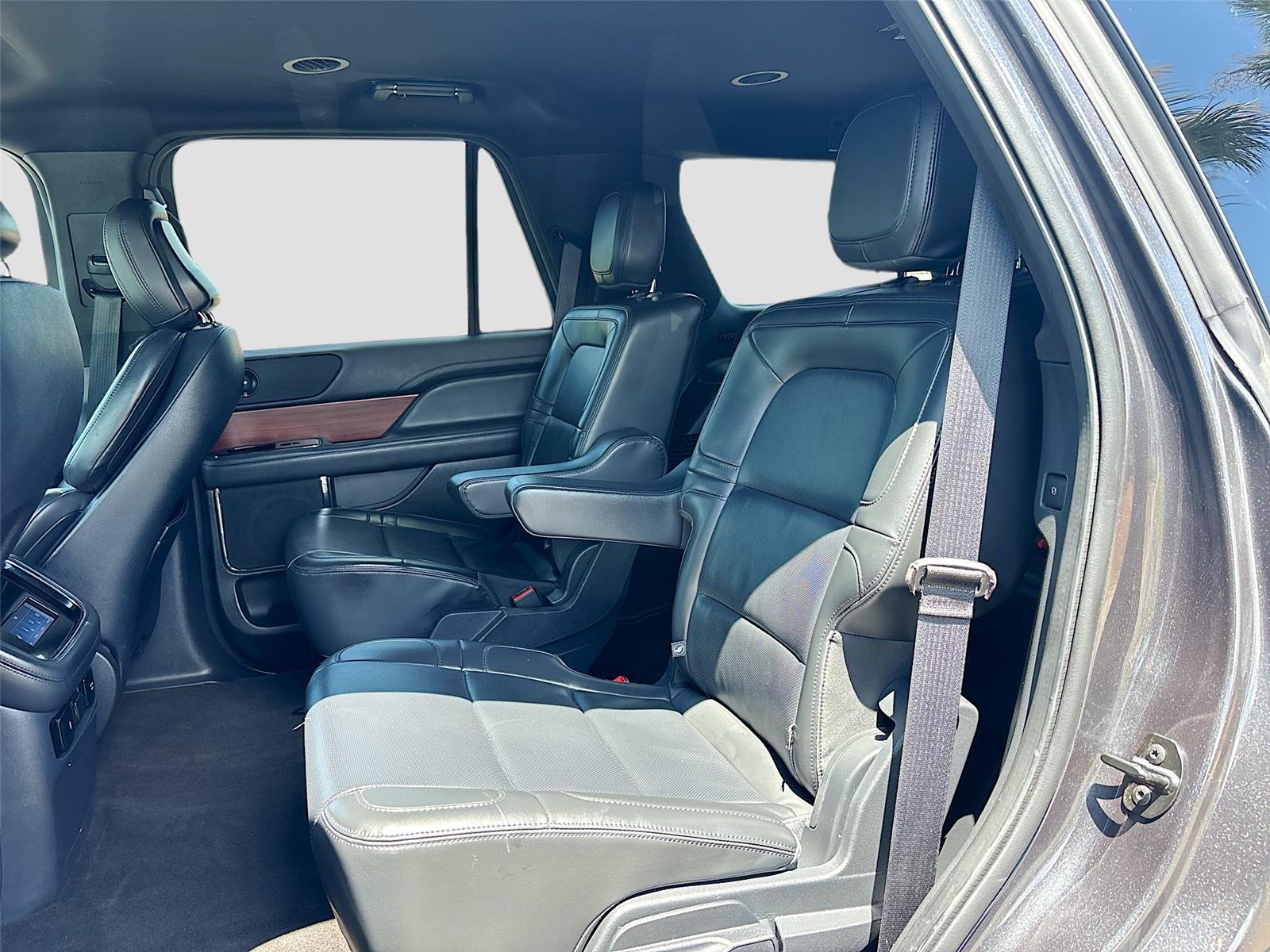 2023 Lincoln Navigator Standard