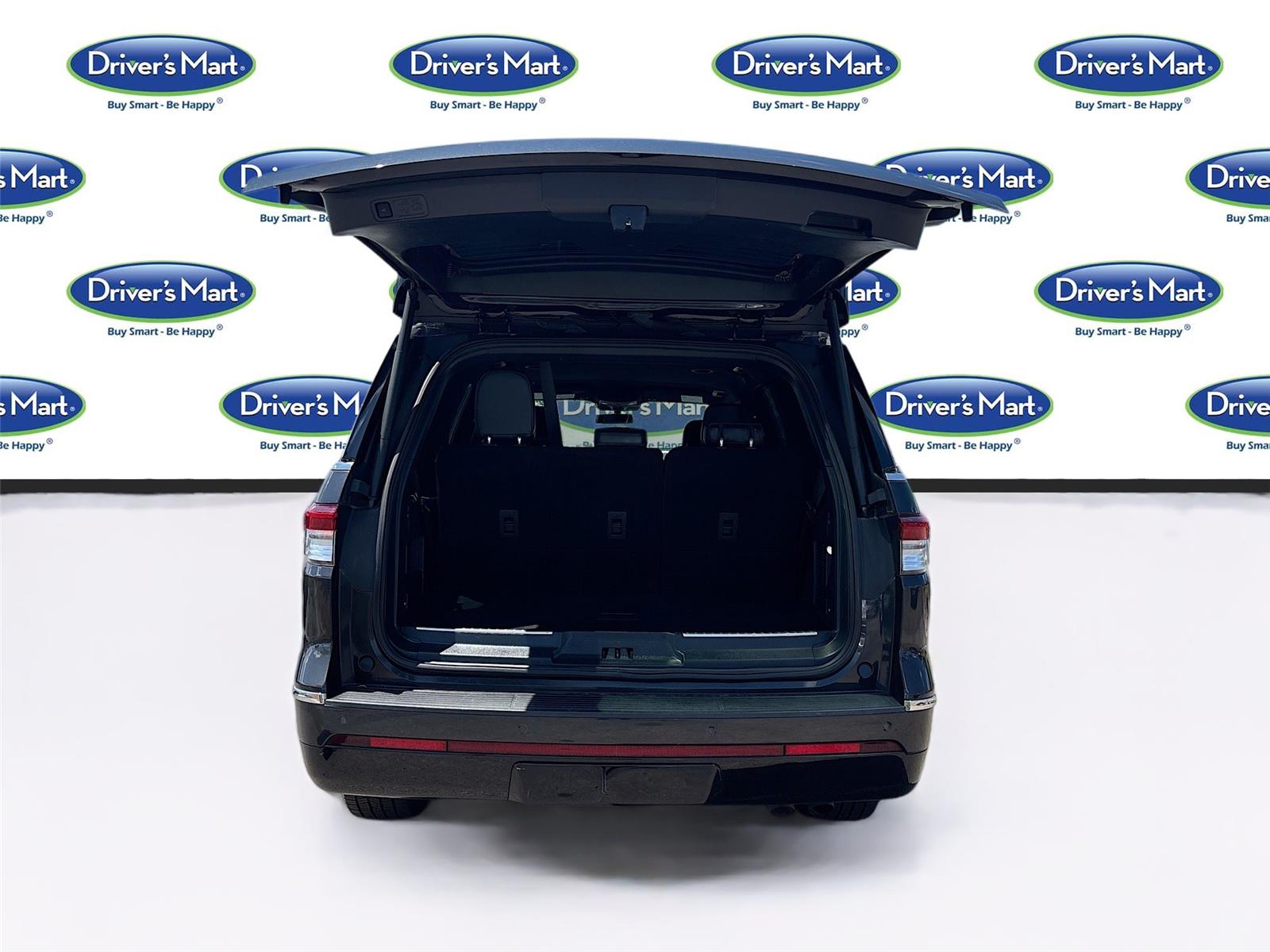 2023 Lincoln Navigator Standard