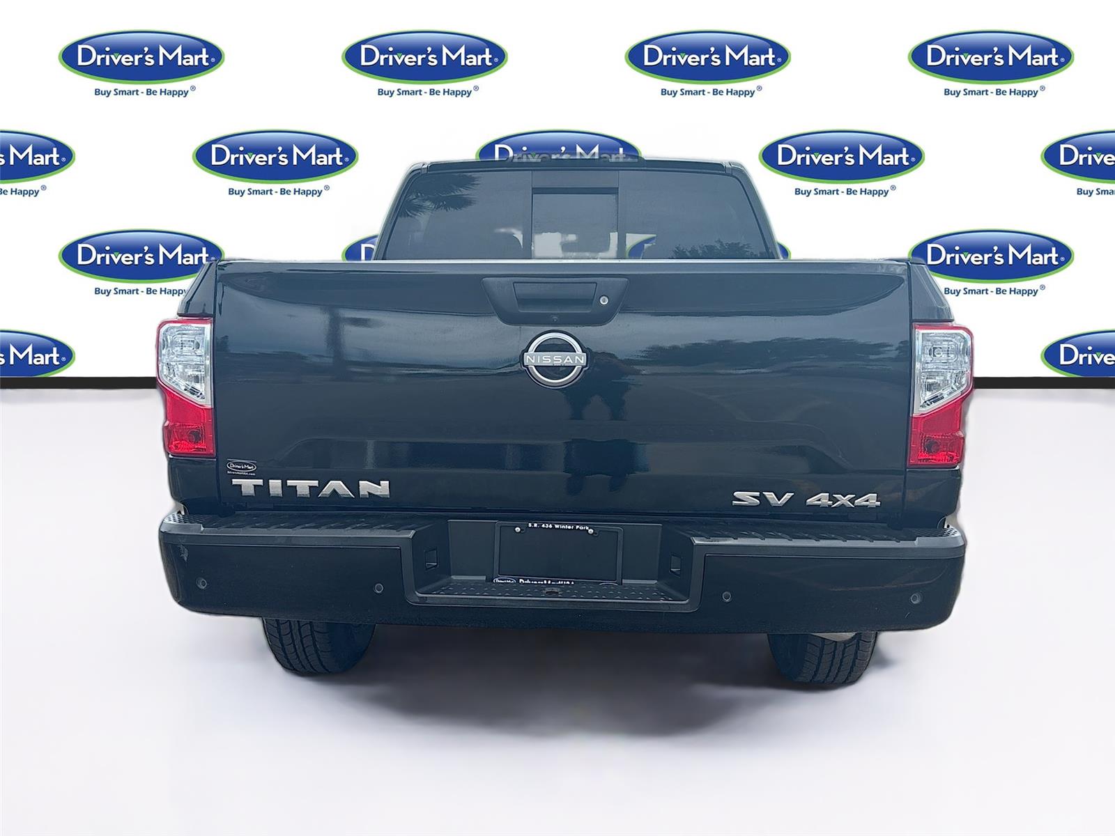 2023 Nissan Titan SV