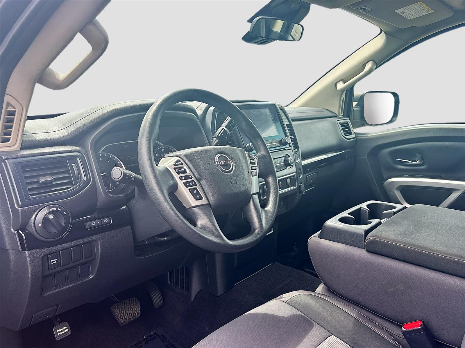 2023 Nissan Titan SV