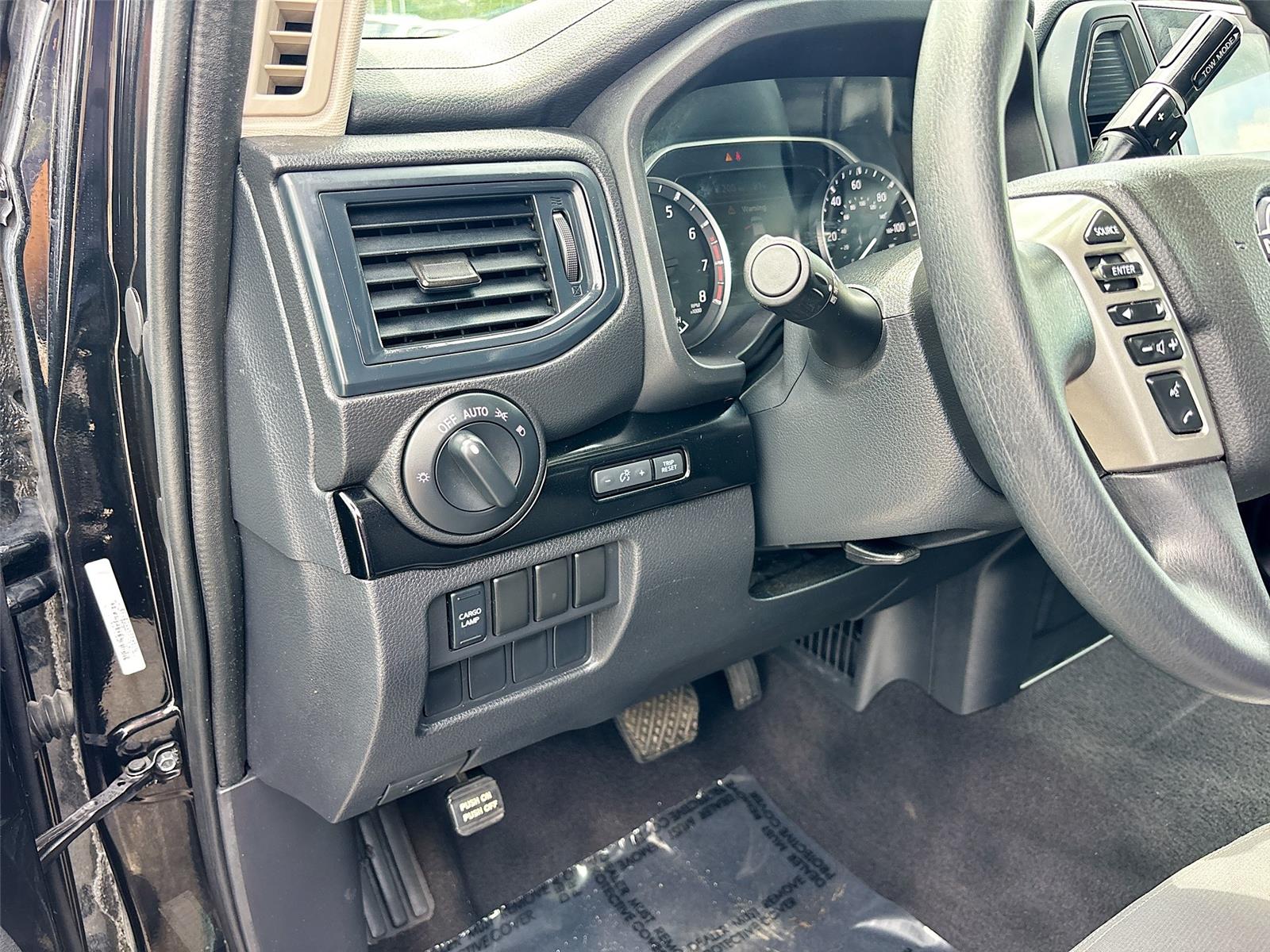 2023 Nissan Titan SV