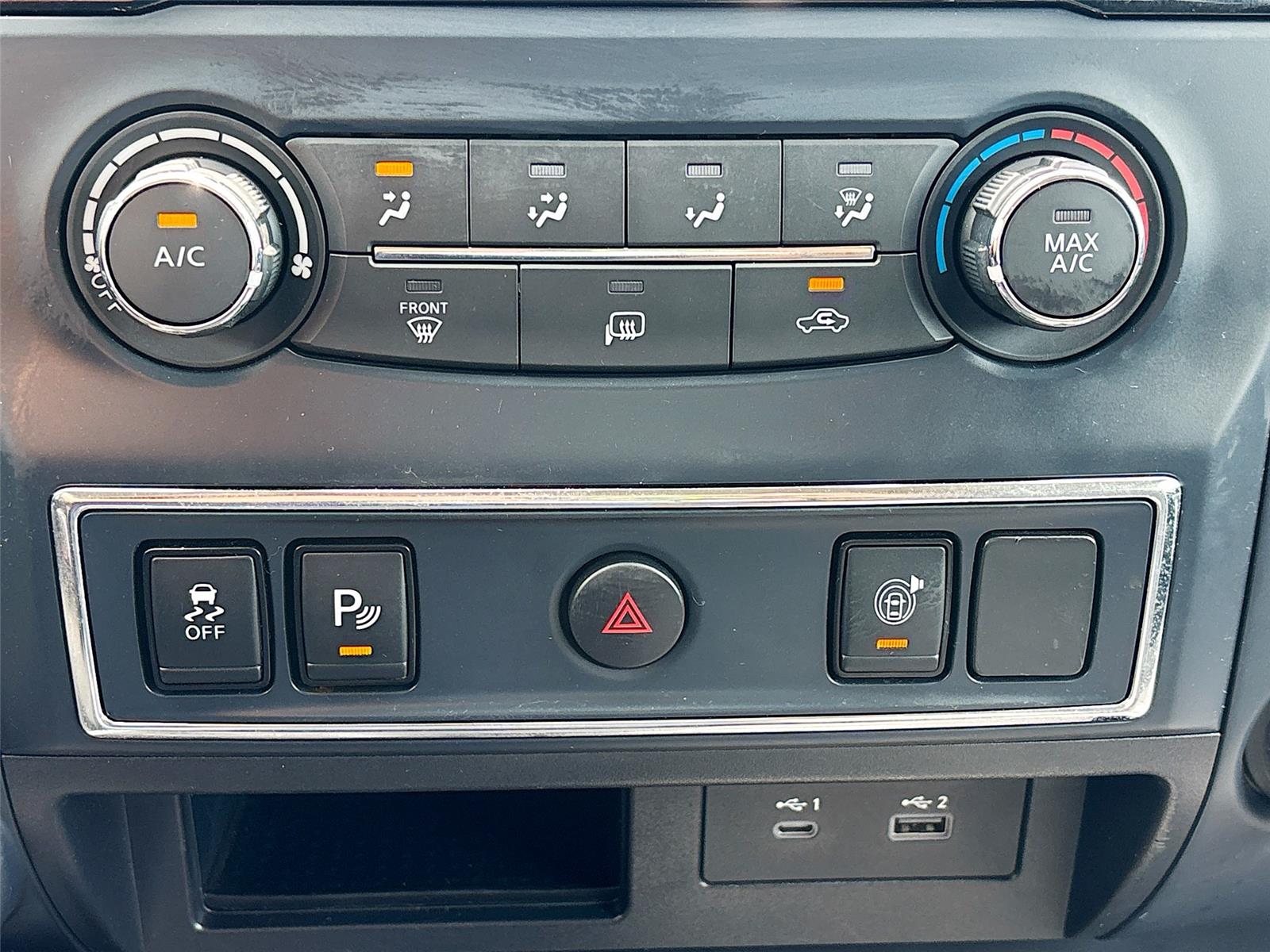2023 Nissan Titan SV