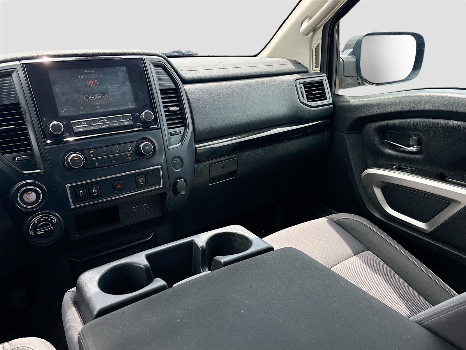 2023 Nissan Titan SV