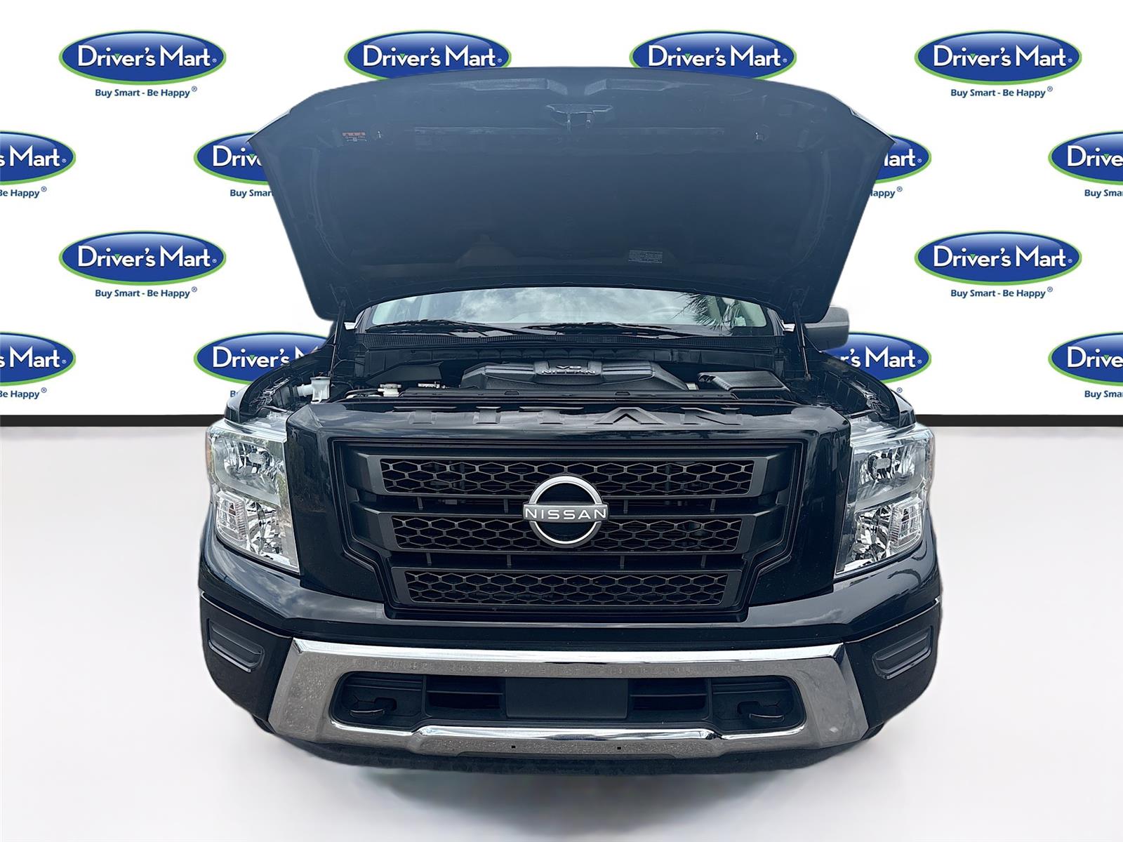 2023 Nissan Titan SV