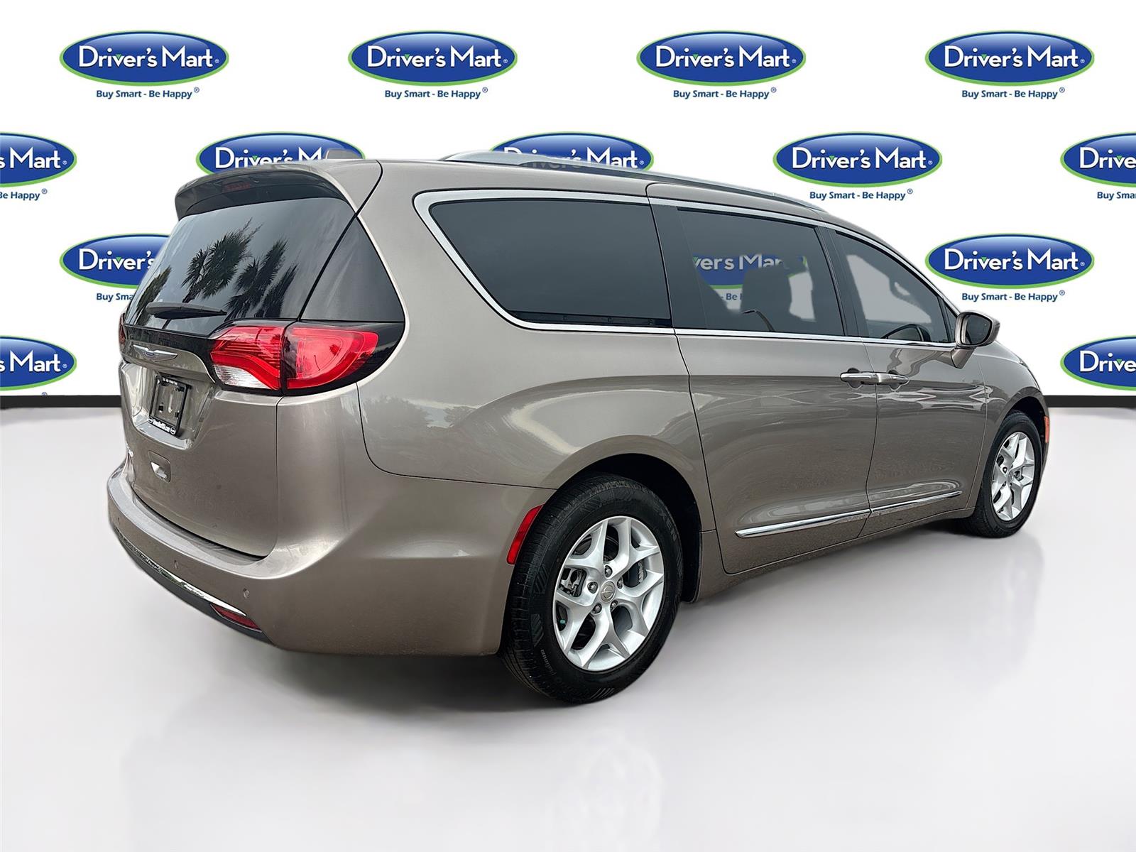 2017 Chrysler Pacifica Touring-L Plus