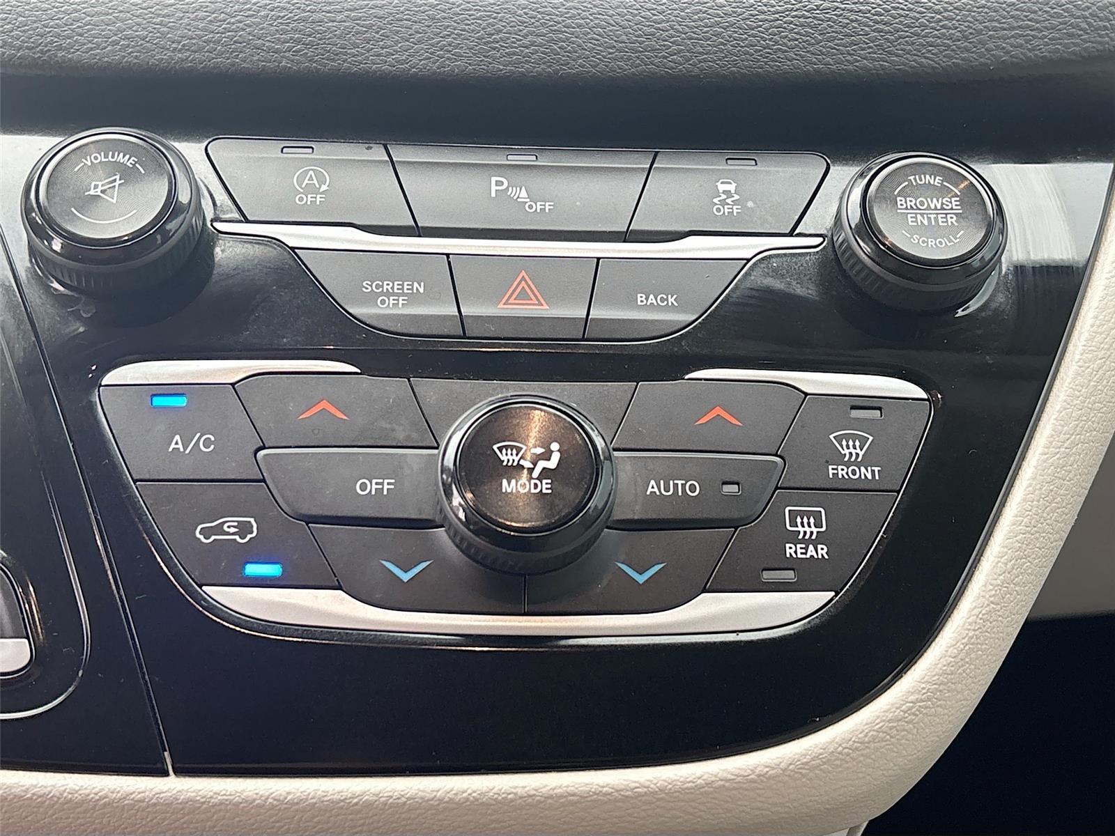 2017 Chrysler Pacifica Touring-L Plus