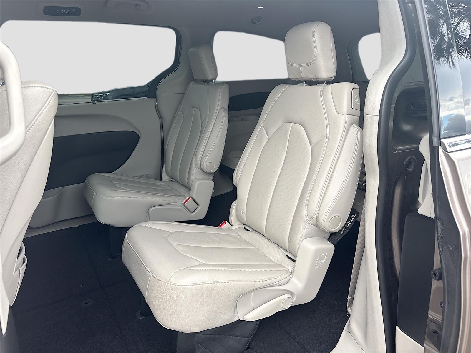 2017 Chrysler Pacifica Touring-L Plus