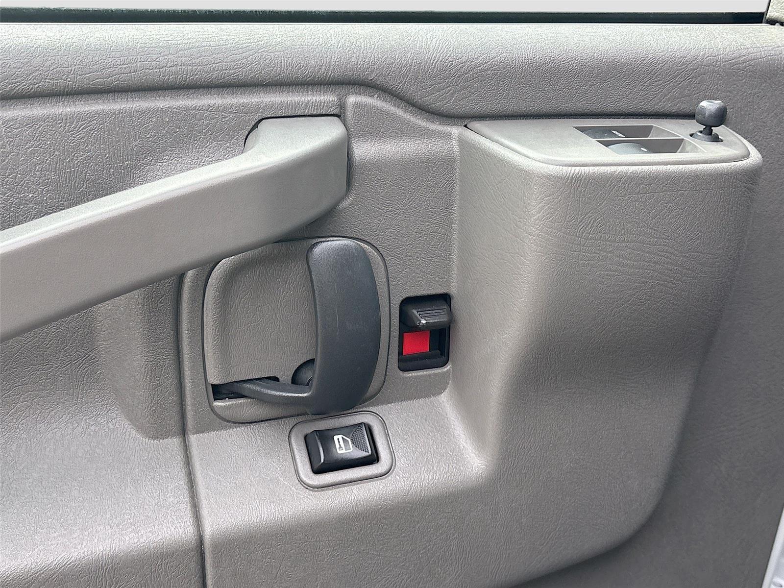 2023 Chevrolet Express Cargo Van