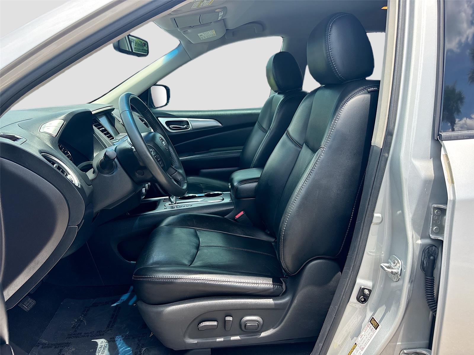 2017 Nissan Pathfinder SL