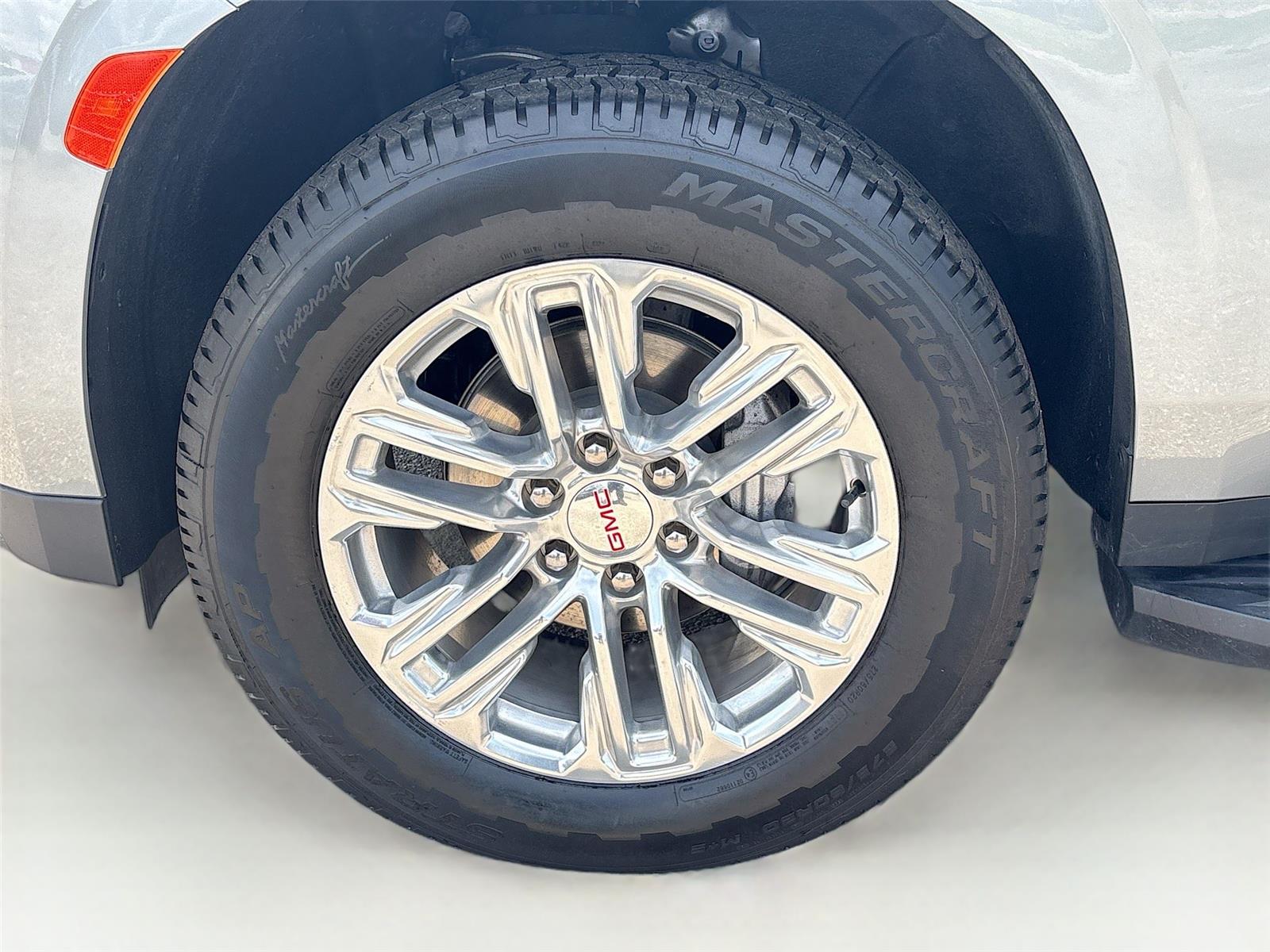 2023 GMC Yukon SLT