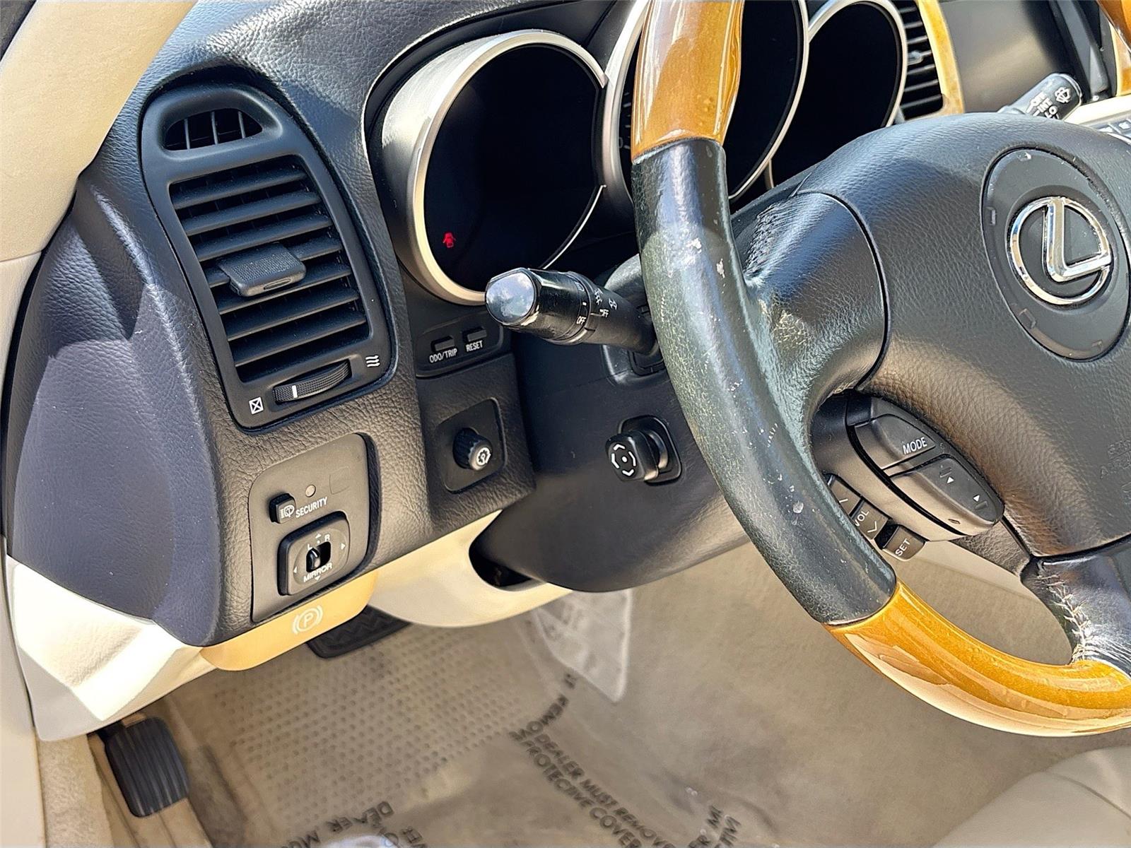 2005 Lexus SC 430