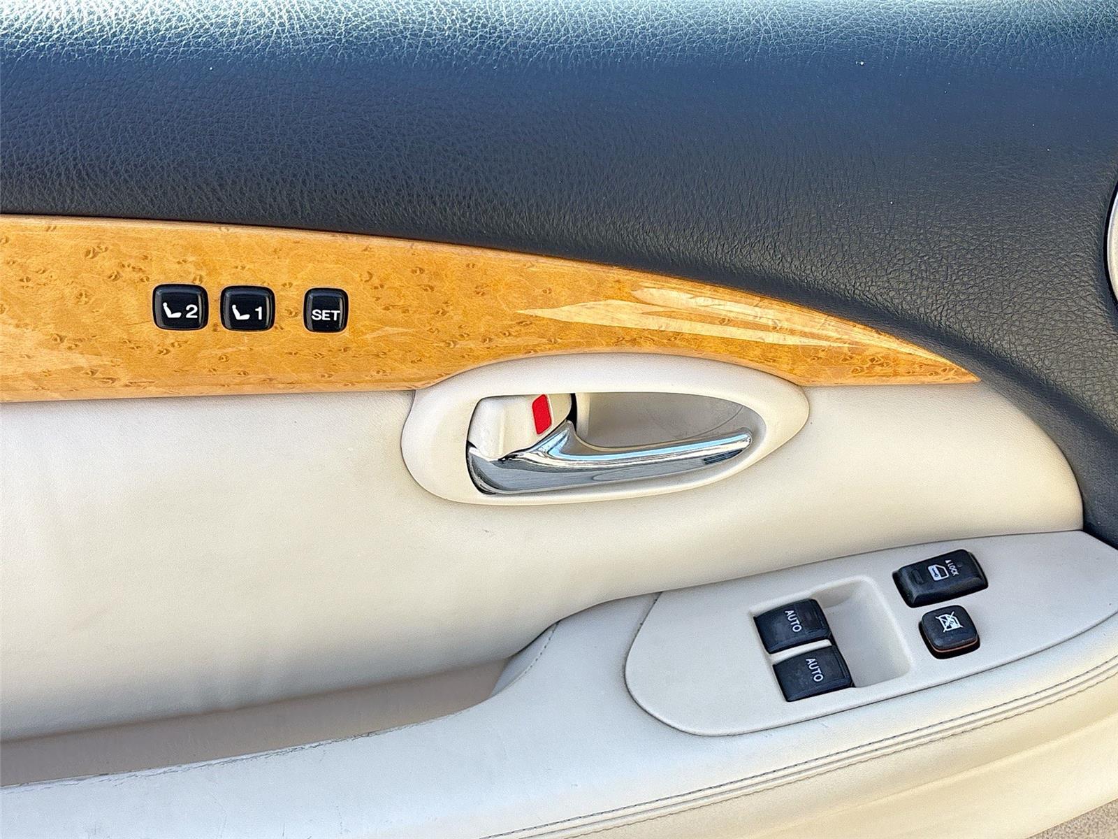 2005 Lexus SC 430