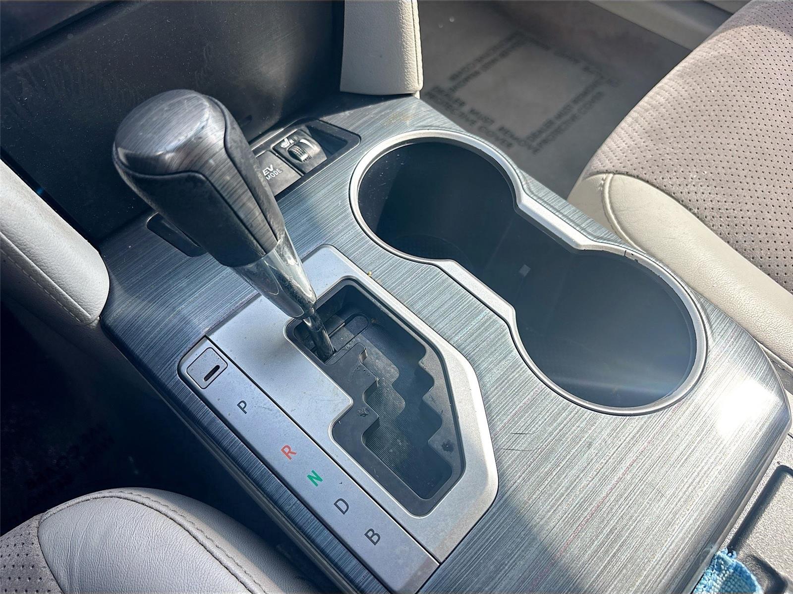 2013 TOYOTA CAMRY HYBRID/LE
