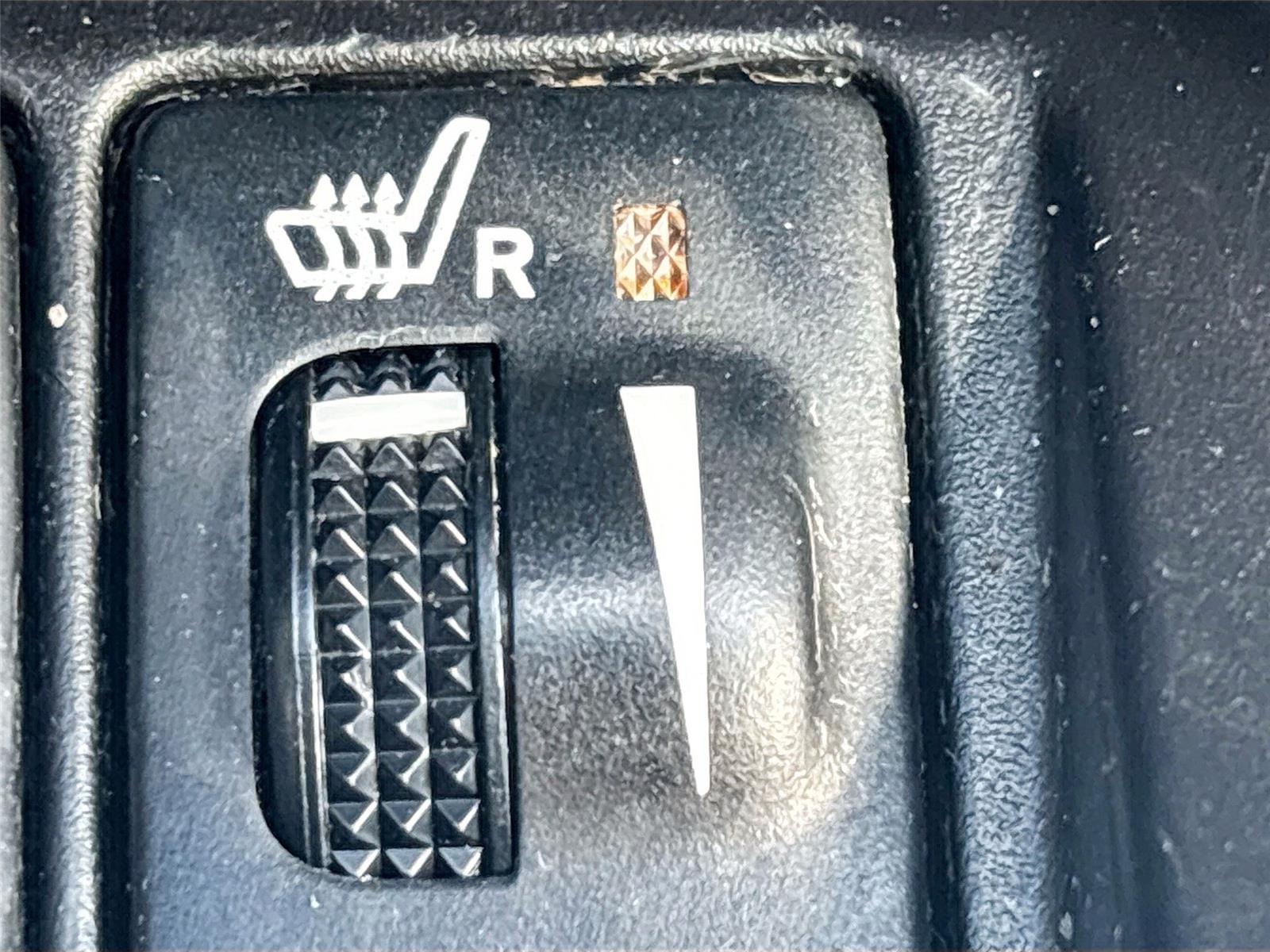 2013 TOYOTA CAMRY HYBRID/LE