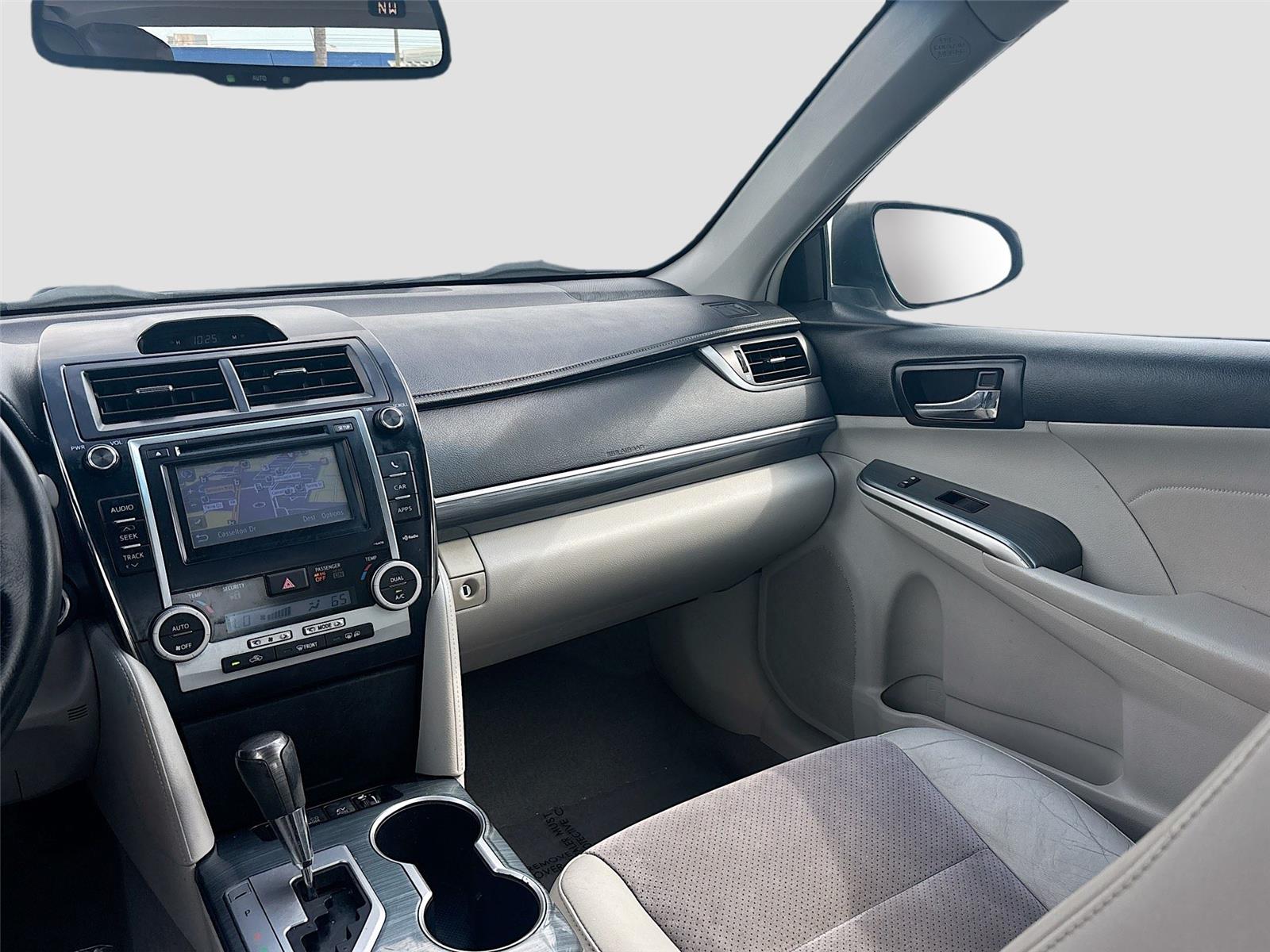2013 TOYOTA CAMRY HYBRID/LE