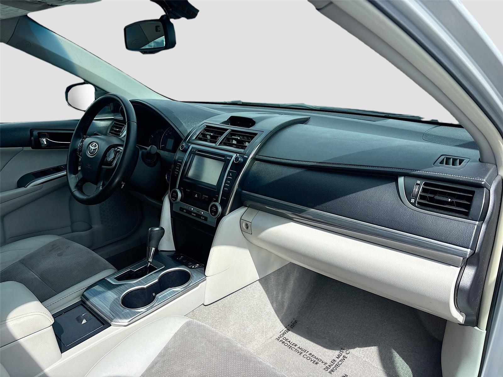 2013 TOYOTA CAMRY HYBRID/LE