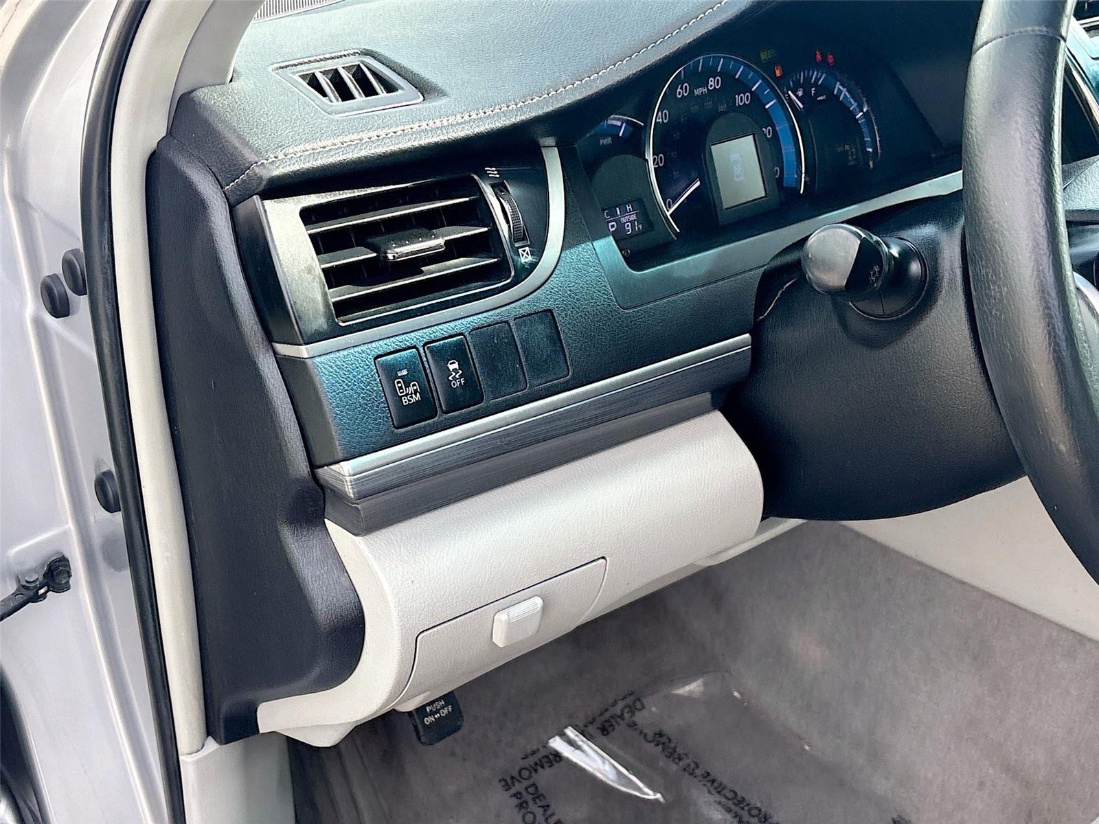 2013 TOYOTA CAMRY HYBRID/LE