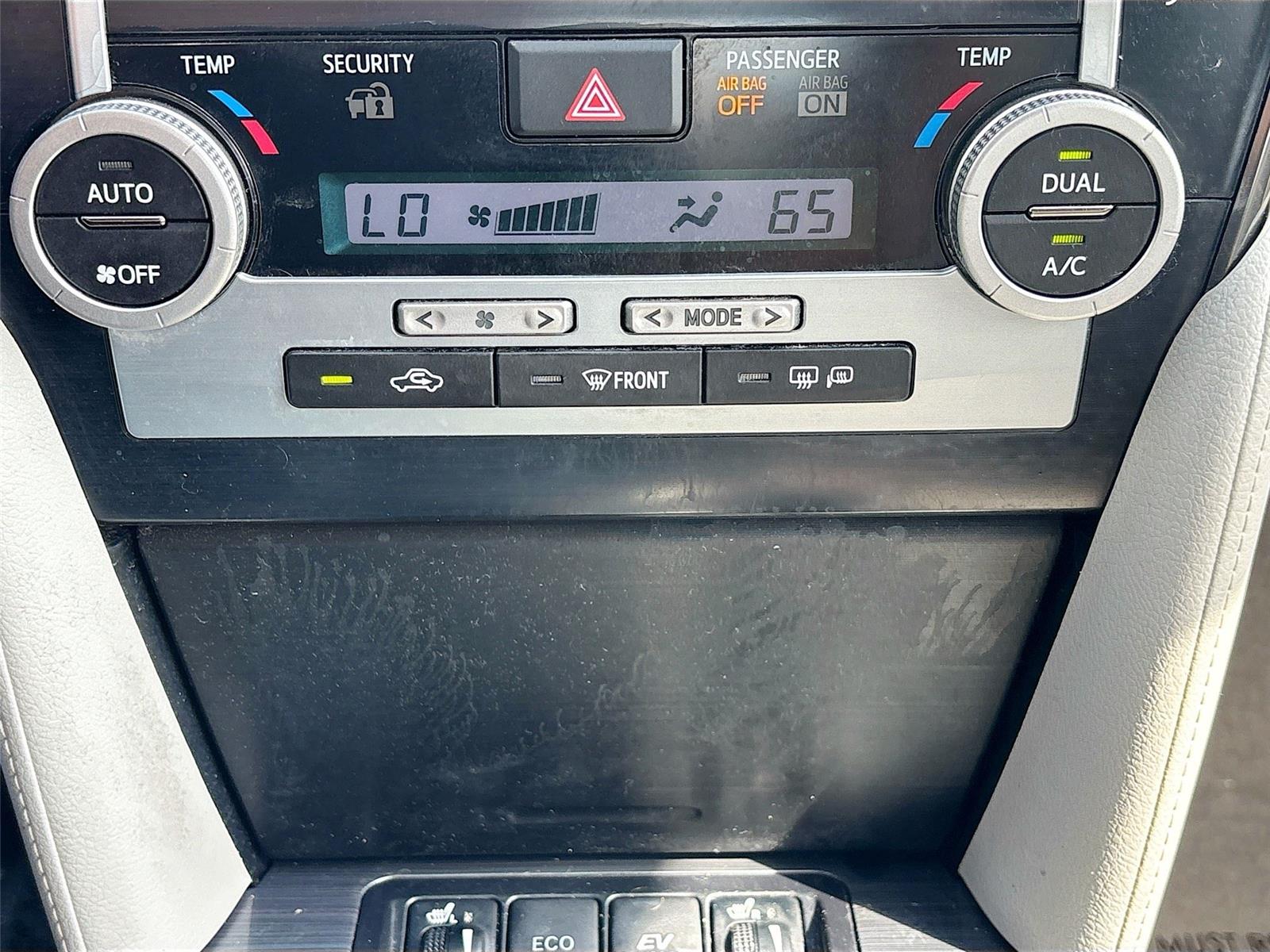 2013 TOYOTA CAMRY HYBRID/LE