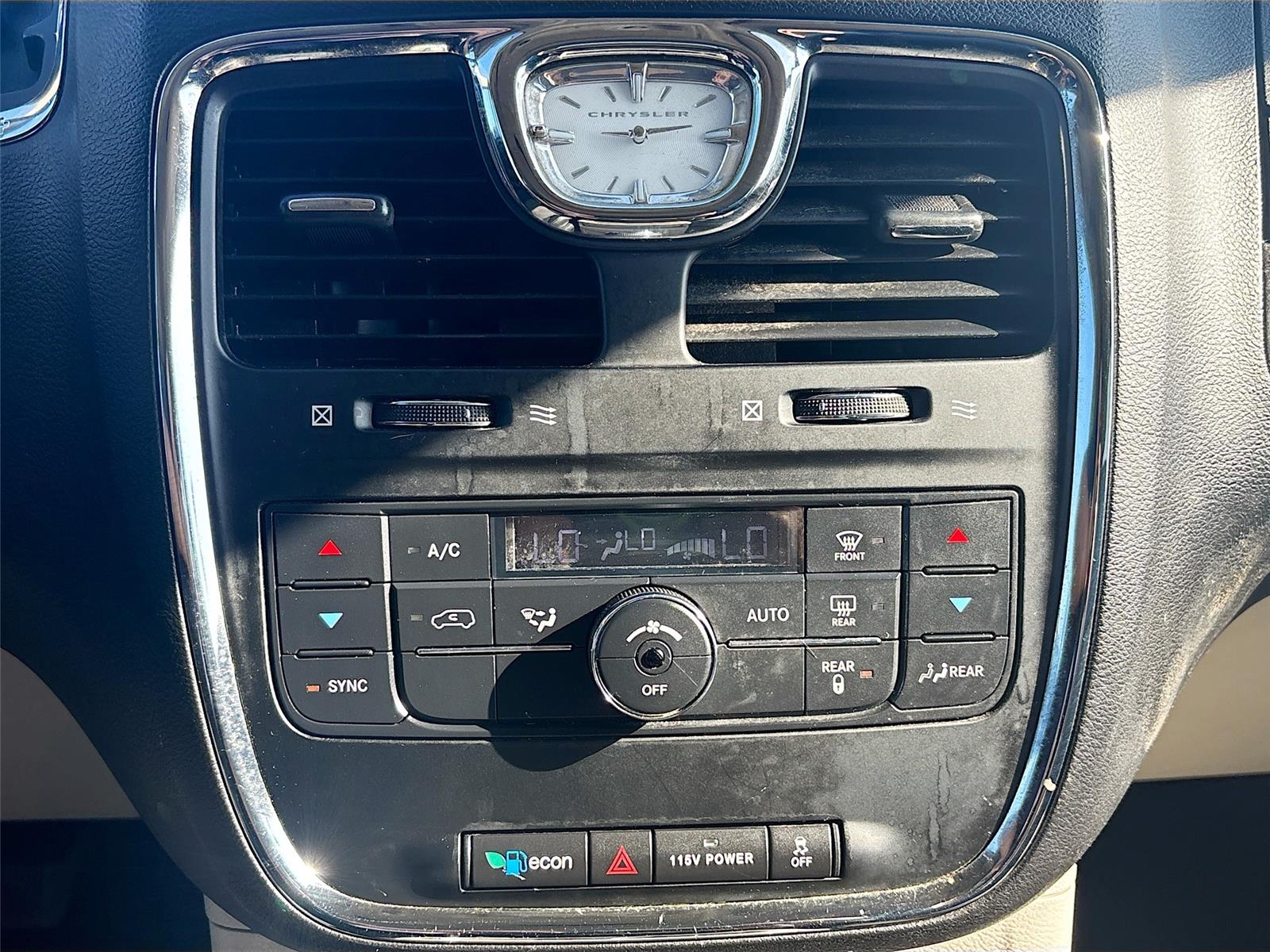 2015 Chrysler Town & Country Touring