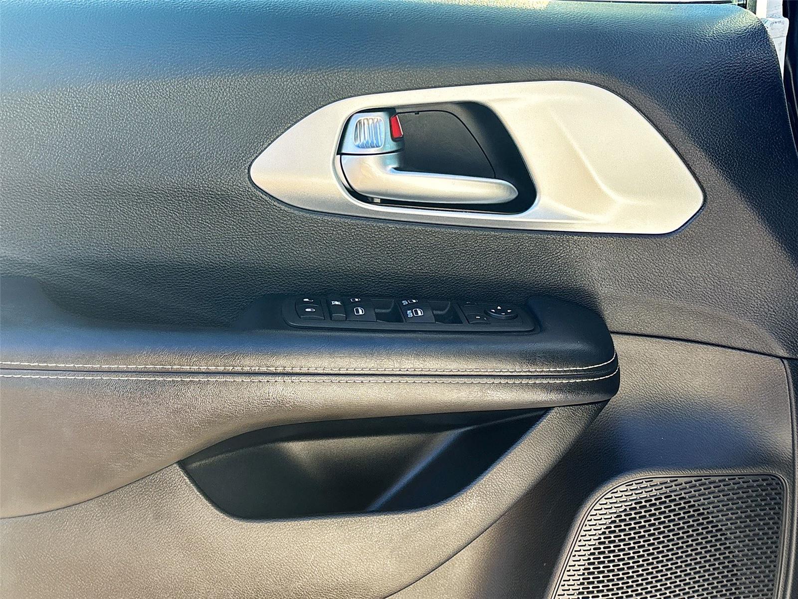 2021 Chrysler Pacifica Touring