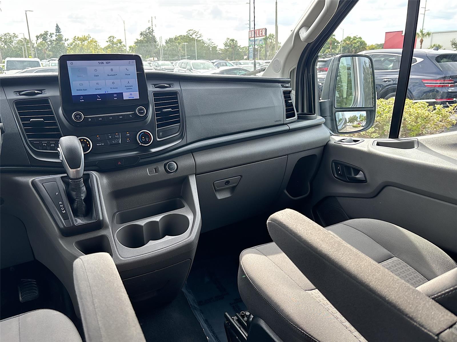 2021 Ford Transit Passenger Wagon XLT