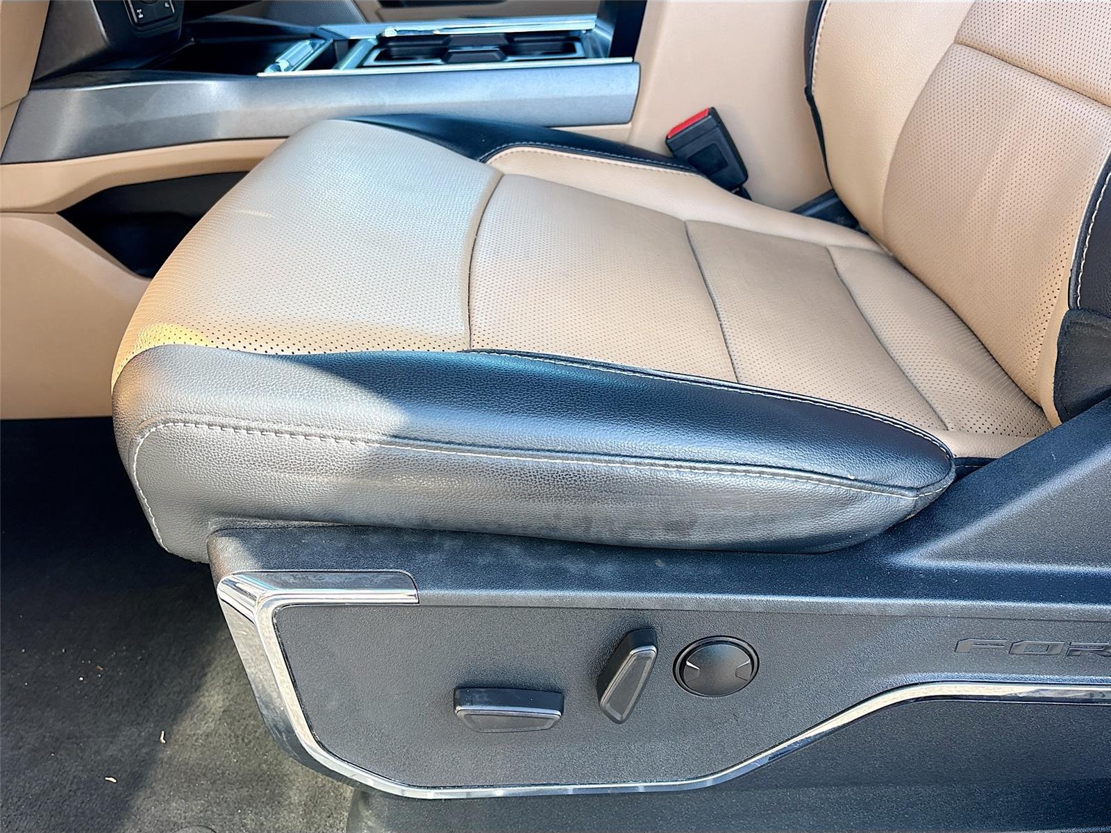 2023 Ford Super Duty F-250 SRW LARIAT