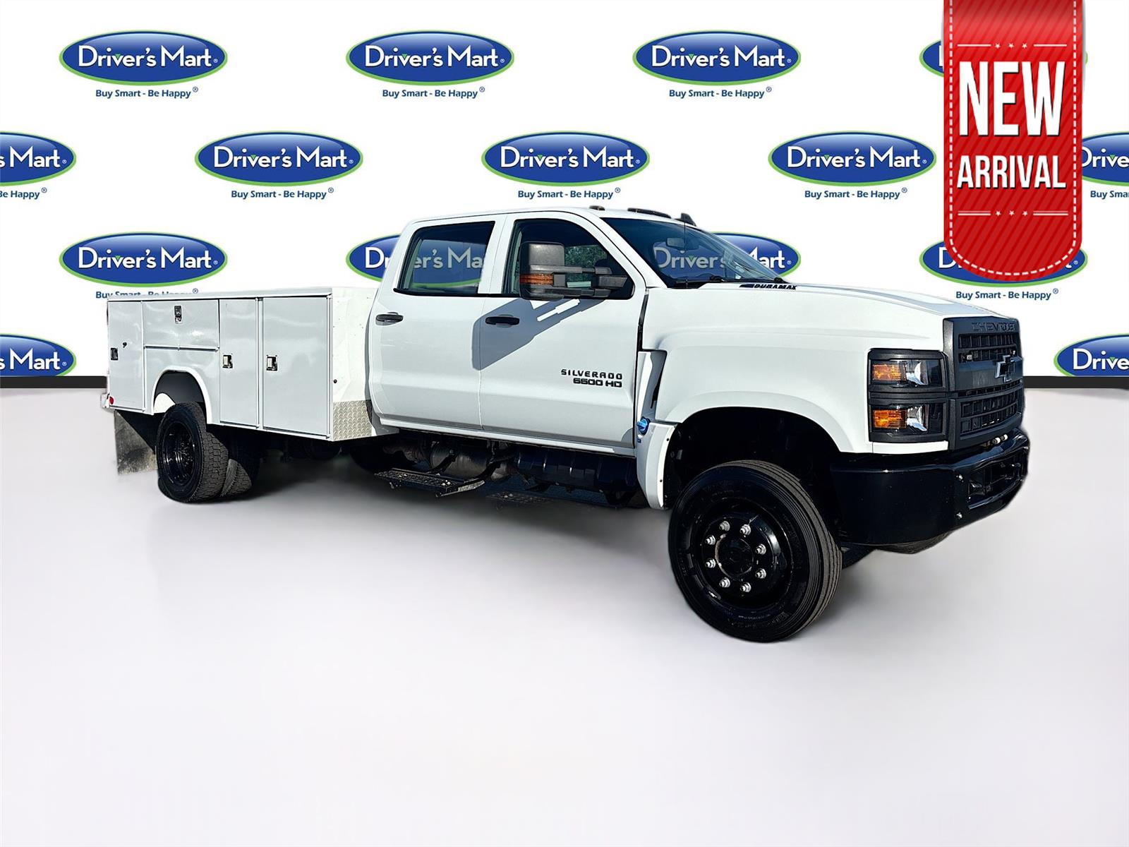 2022 Chevrolet Silverado 5500HD Work Truck photo 2