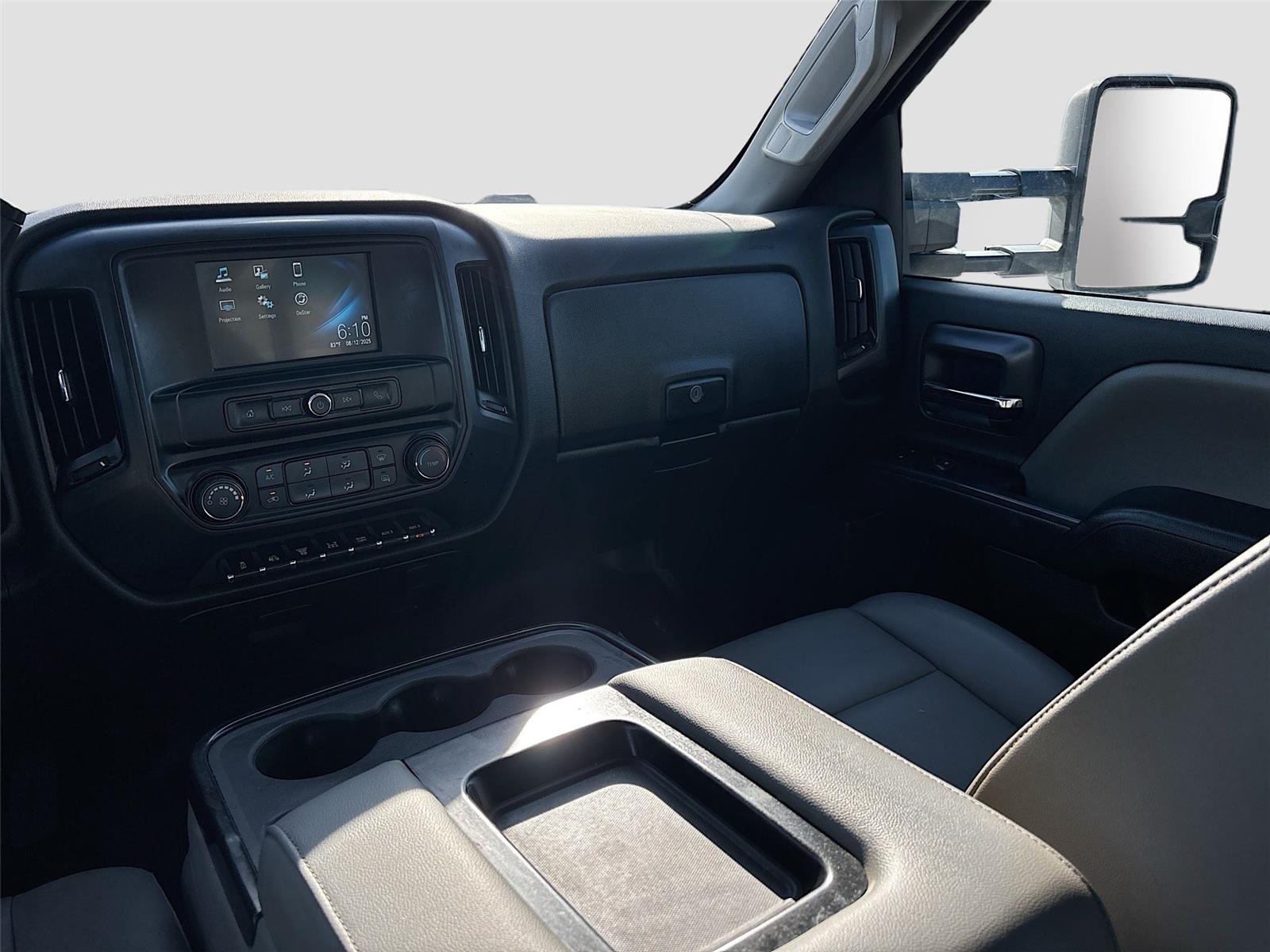 2022 Chevrolet Silverado 5500HD Work Truck